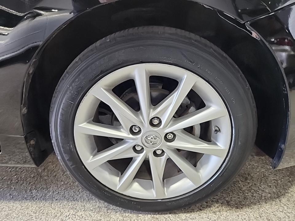 2012 Toyota Prius v Five FWD