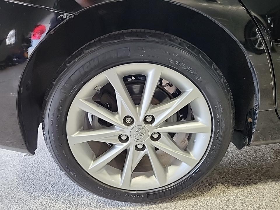 2012 Toyota Prius v Five FWD