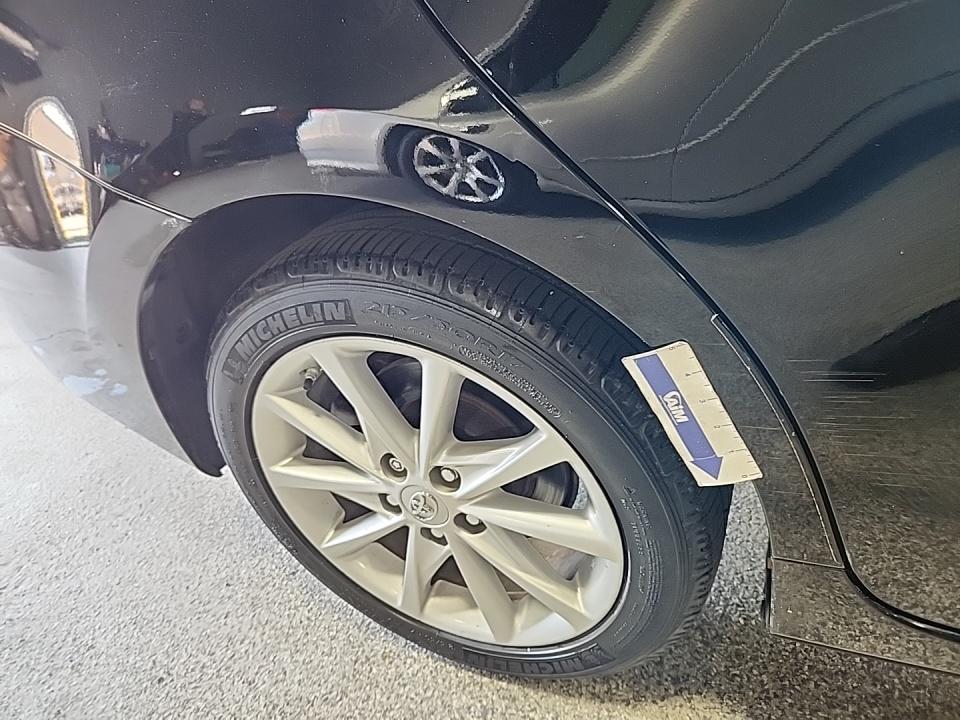 2012 Toyota Prius v Five FWD