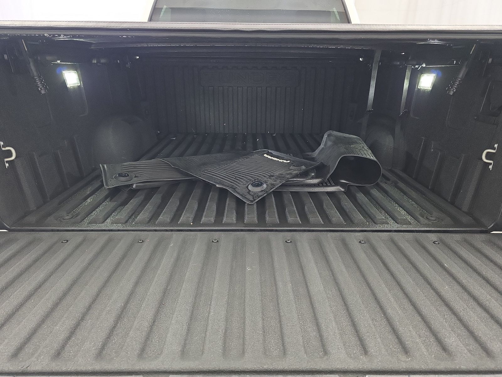 2022 Toyota Tundra SR5 AWD