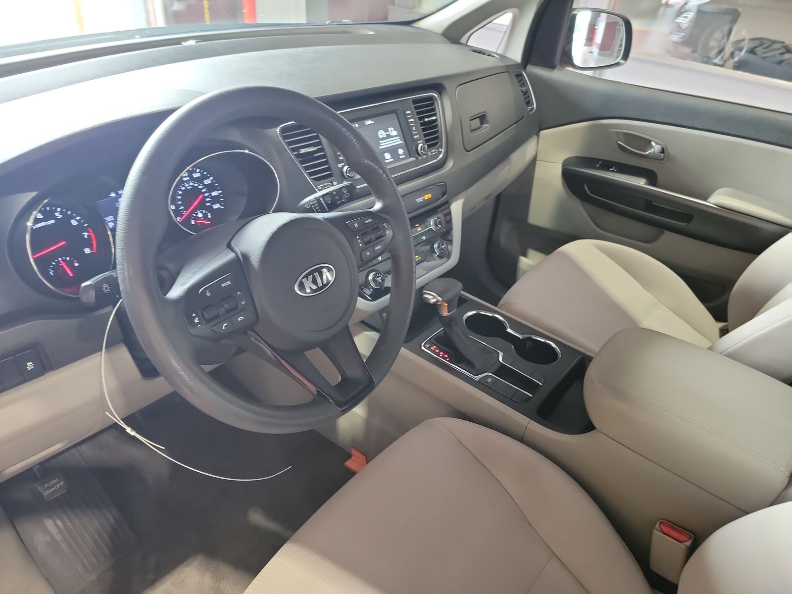 2019 Kia Sedona L FWD