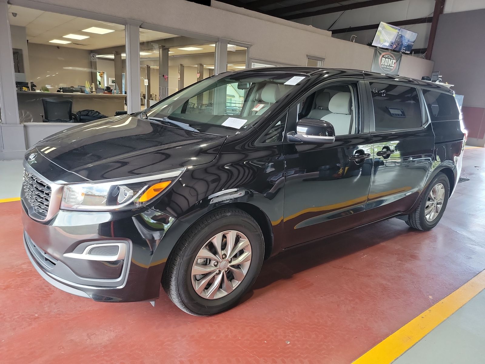 2019 Kia Sedona L FWD