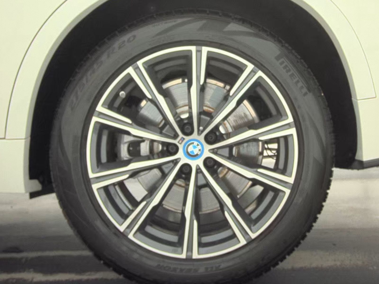 2025 BMW X5 xDrive50e AWD