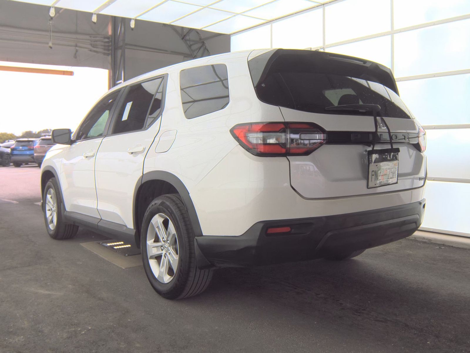 2023 Honda Pilot LX FWD