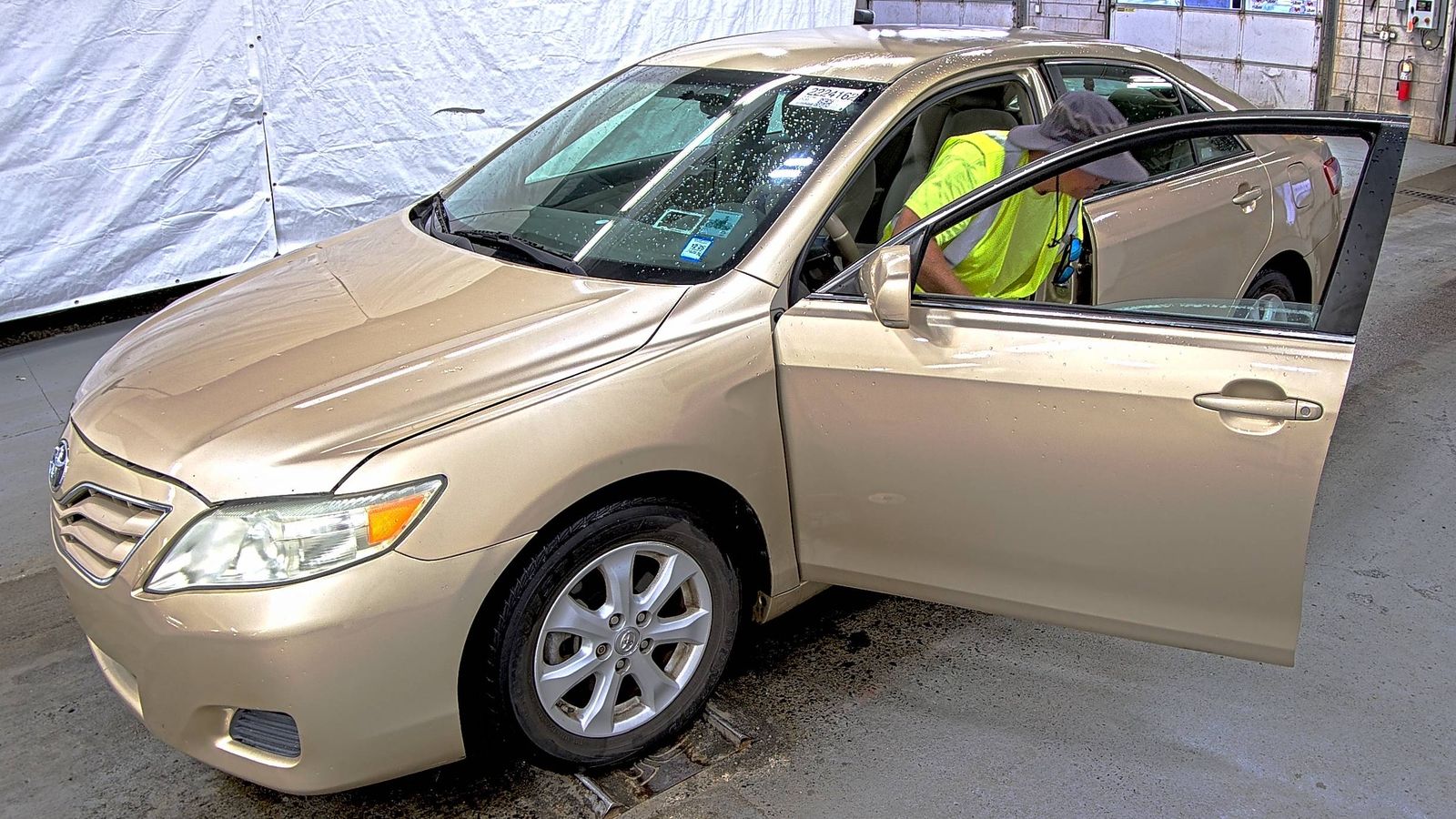 2011 Toyota Camry LE FWD