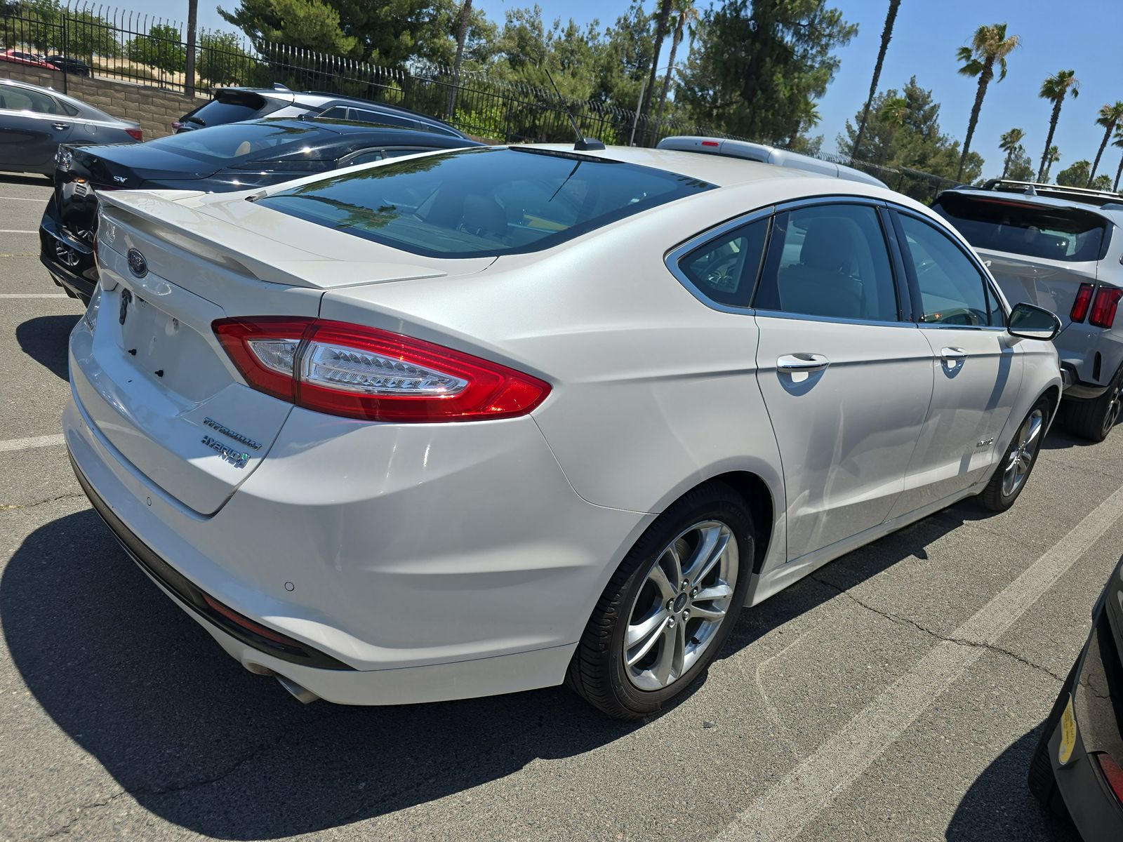2015 Ford Fusion Hybrid Titanium FWD