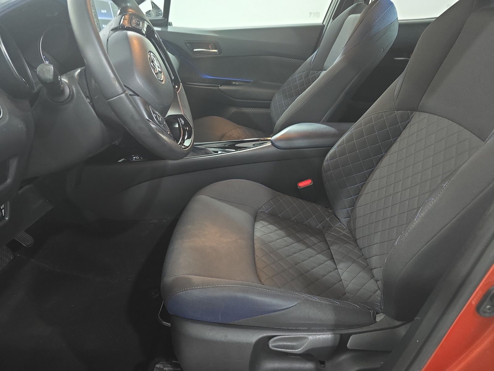 2020 Toyota C-HR XLE FWD