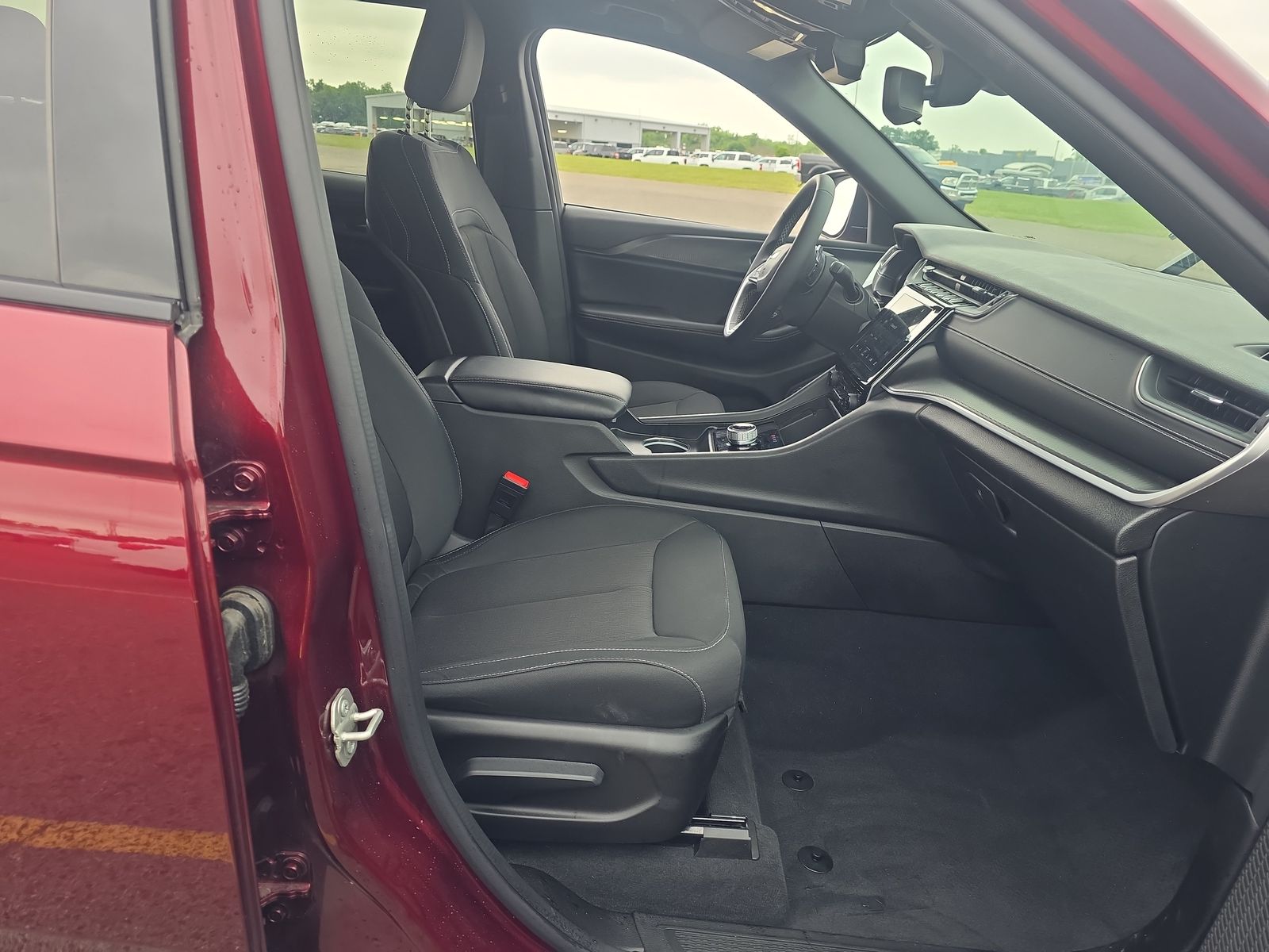 2024 Jeep Grand Cherokee Laredo RWD