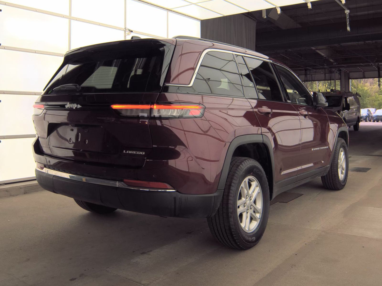 2024 Jeep Grand Cherokee Laredo RWD
