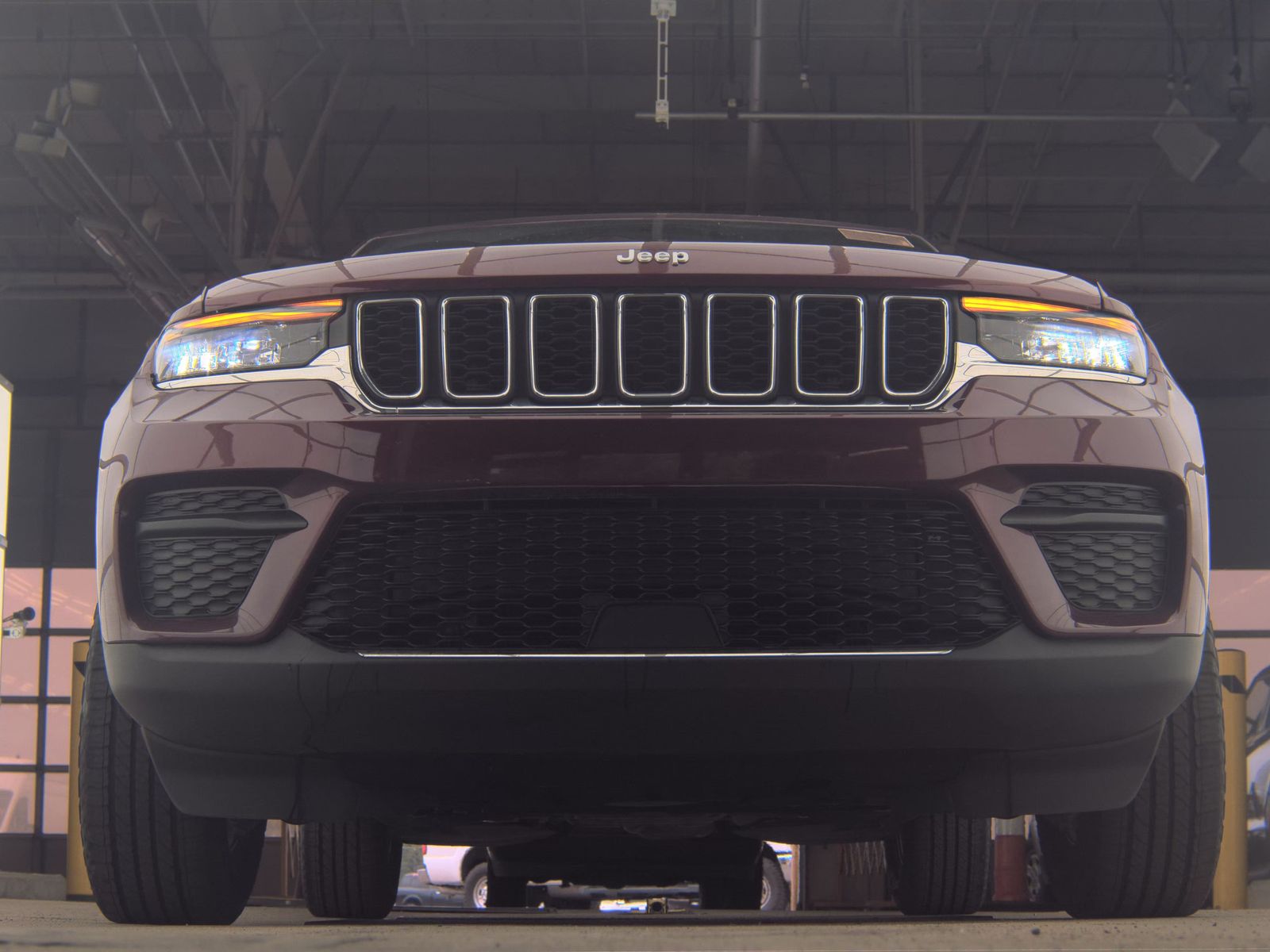 2024 Jeep Grand Cherokee Laredo RWD