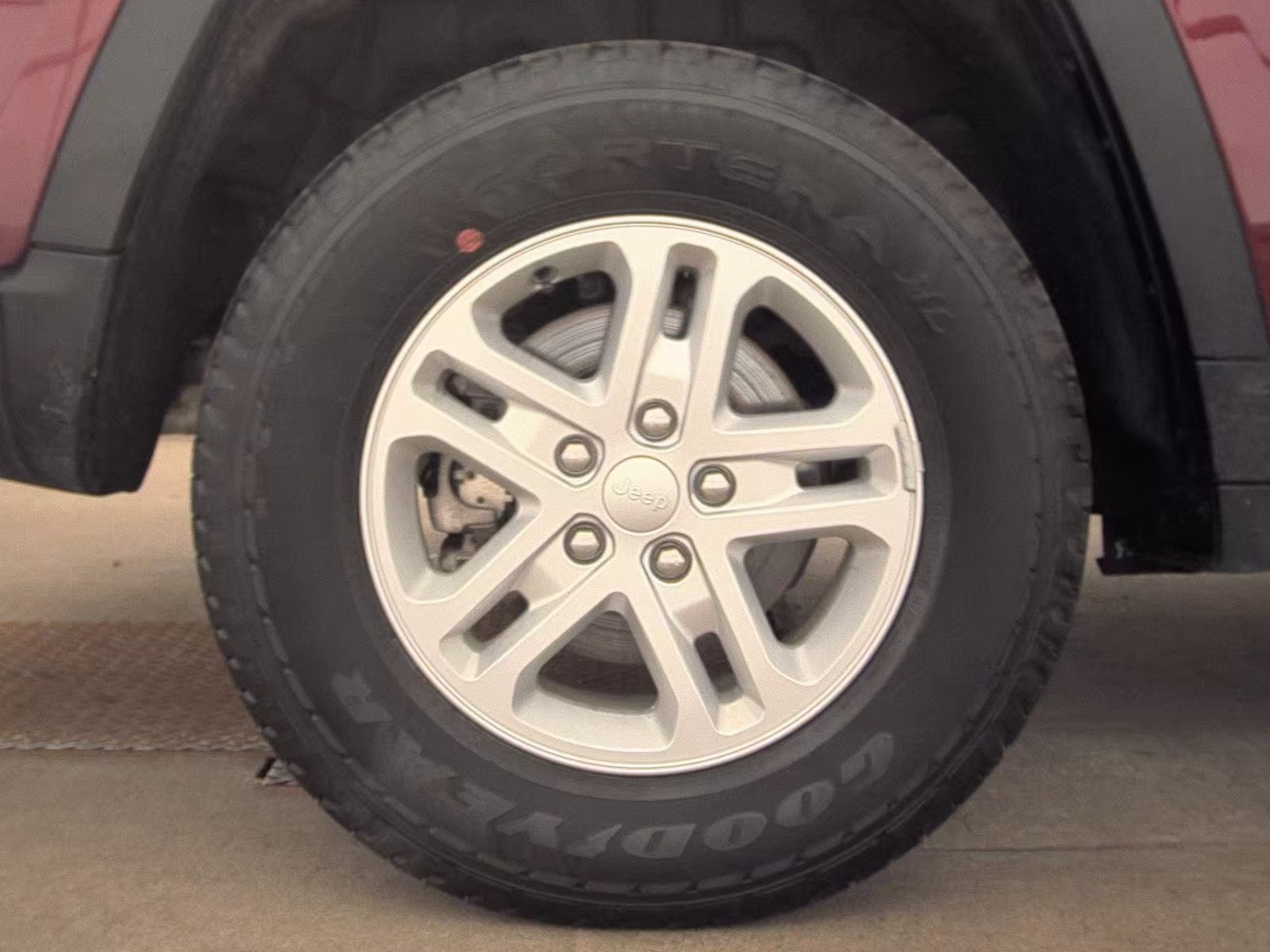 2024 Jeep Grand Cherokee Laredo RWD