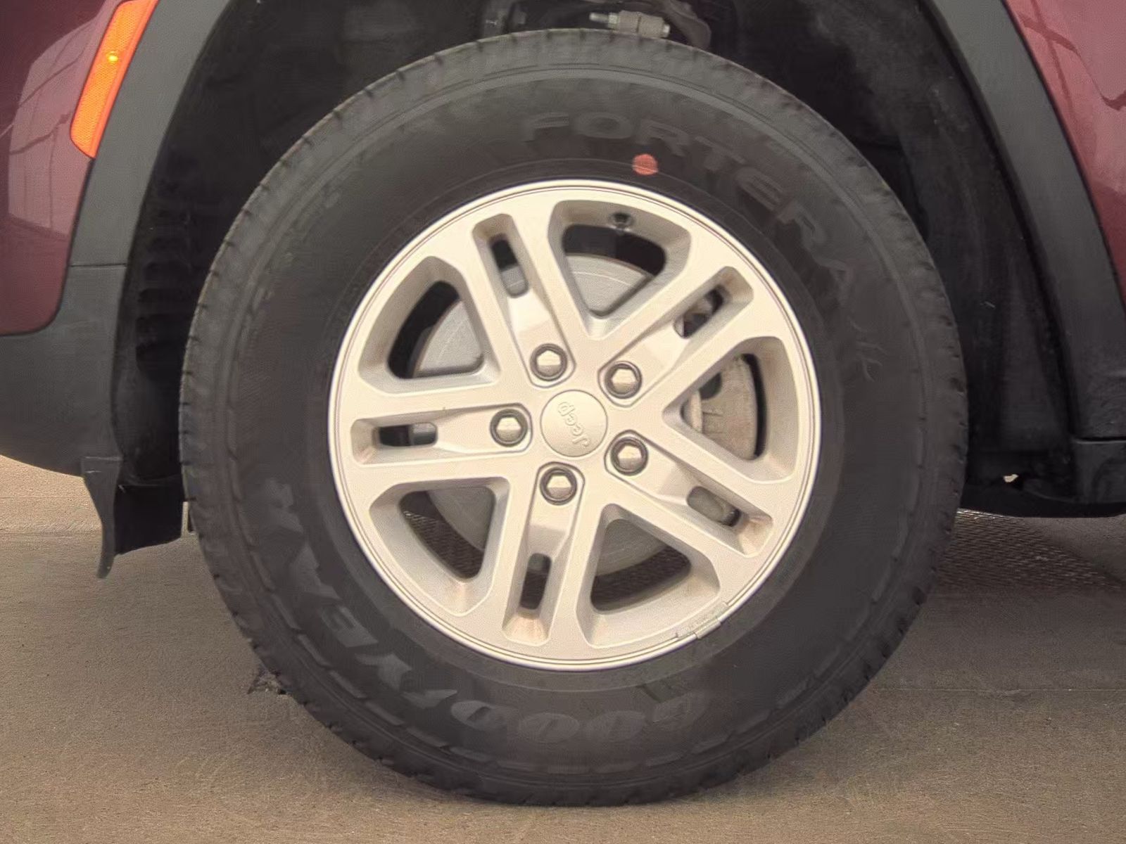 2024 Jeep Grand Cherokee Laredo RWD