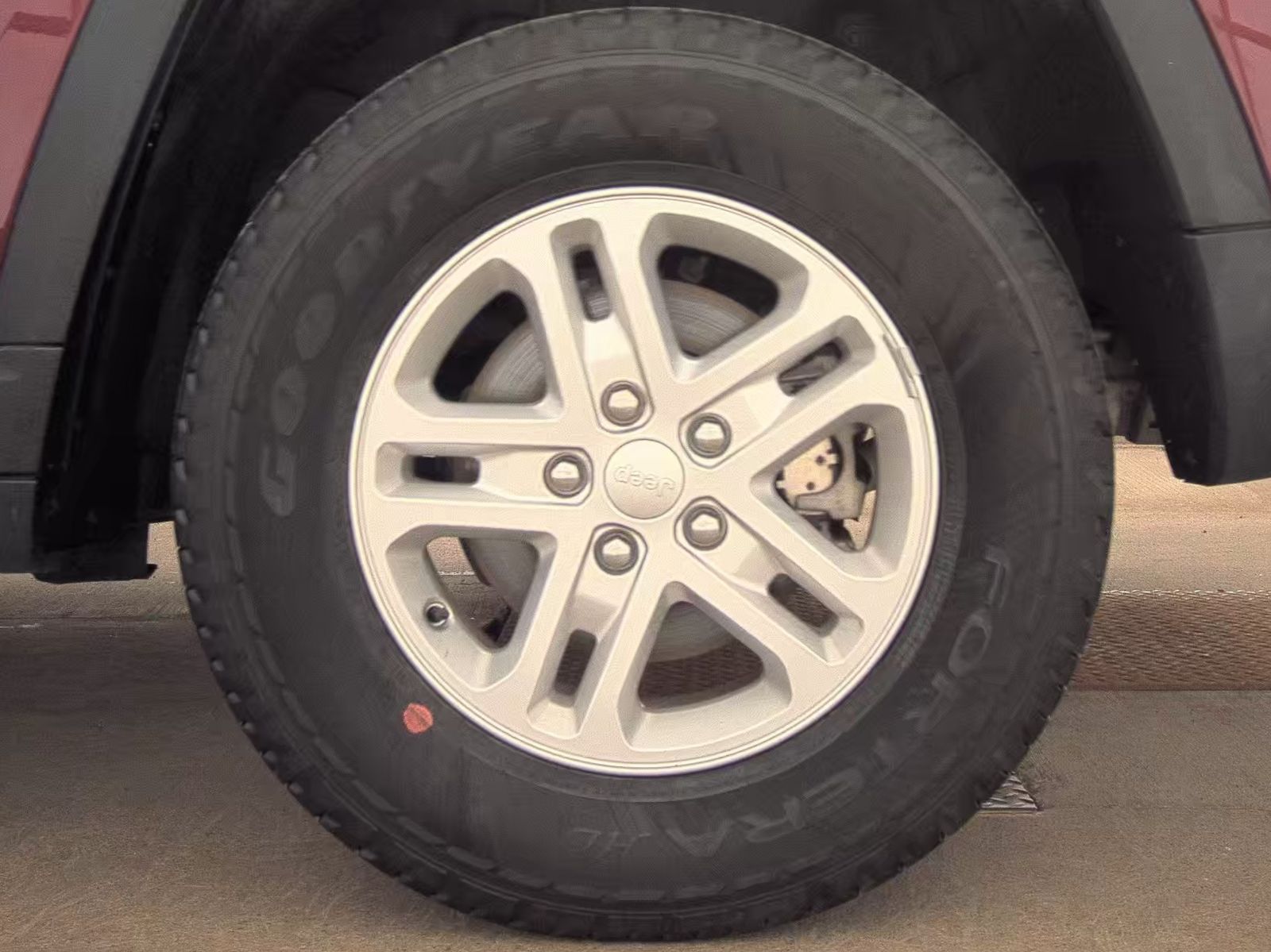 2024 Jeep Grand Cherokee Laredo RWD