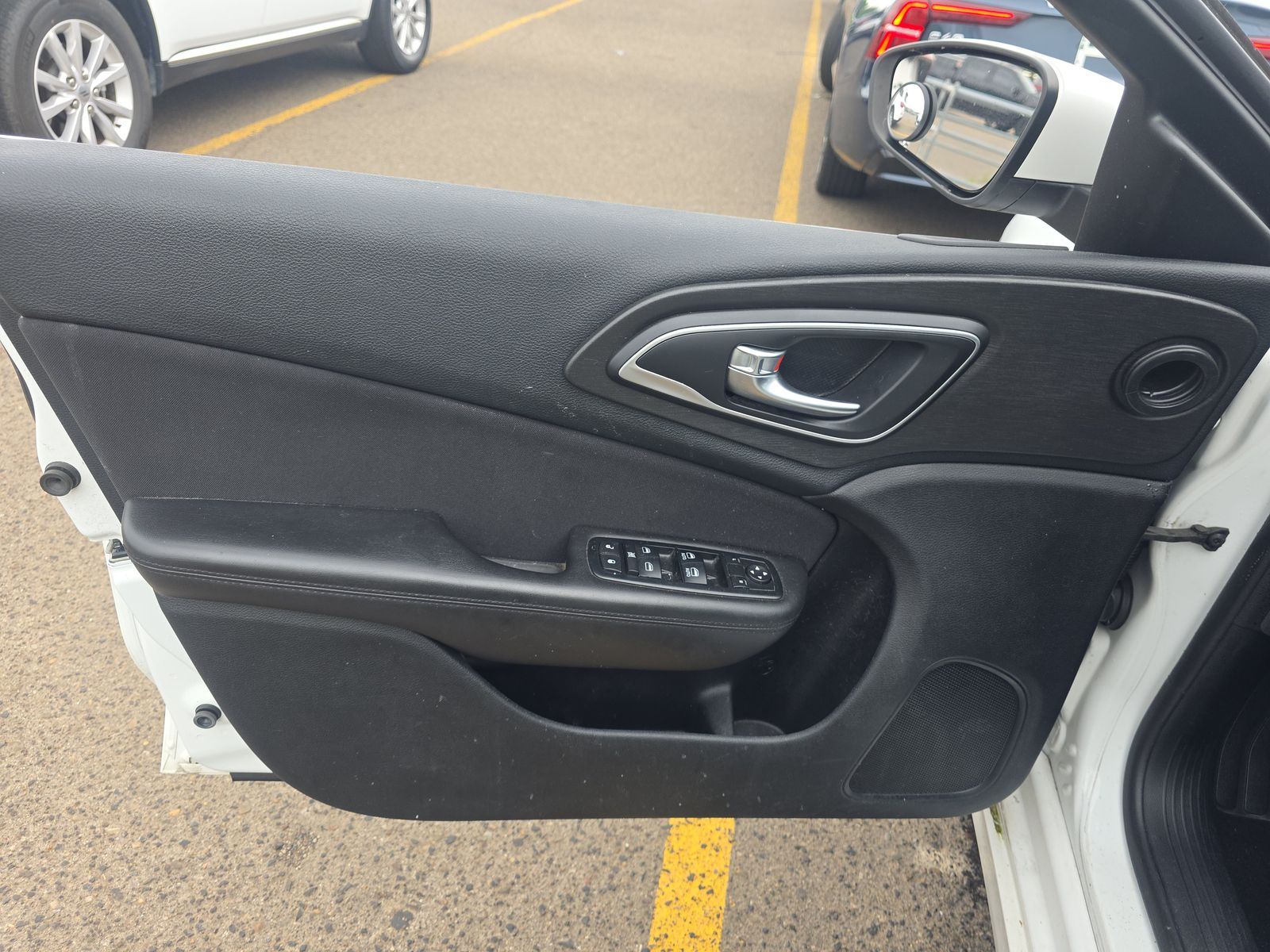 2015 Chrysler 200 Limited FWD