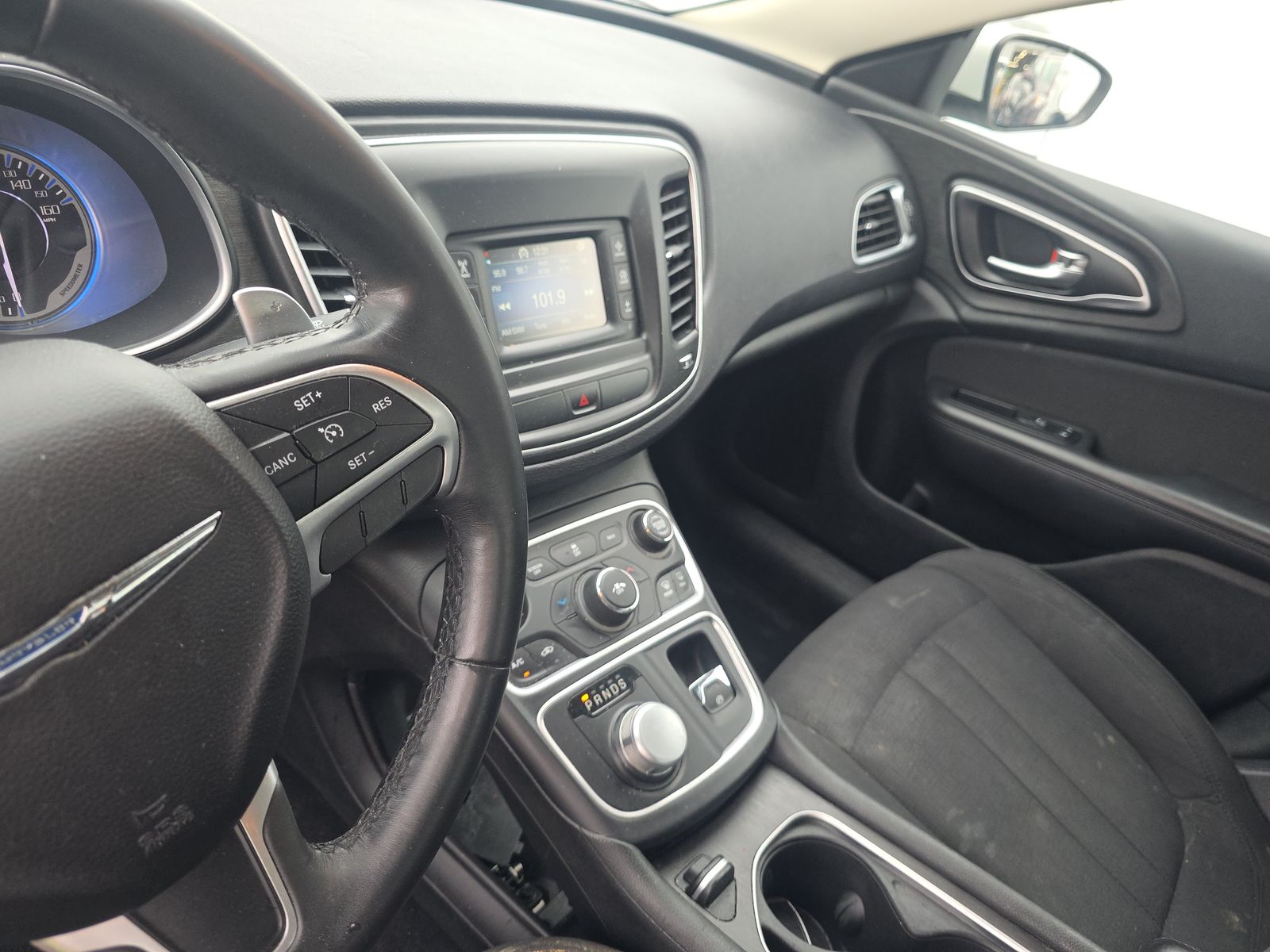 2015 Chrysler 200 Limited FWD