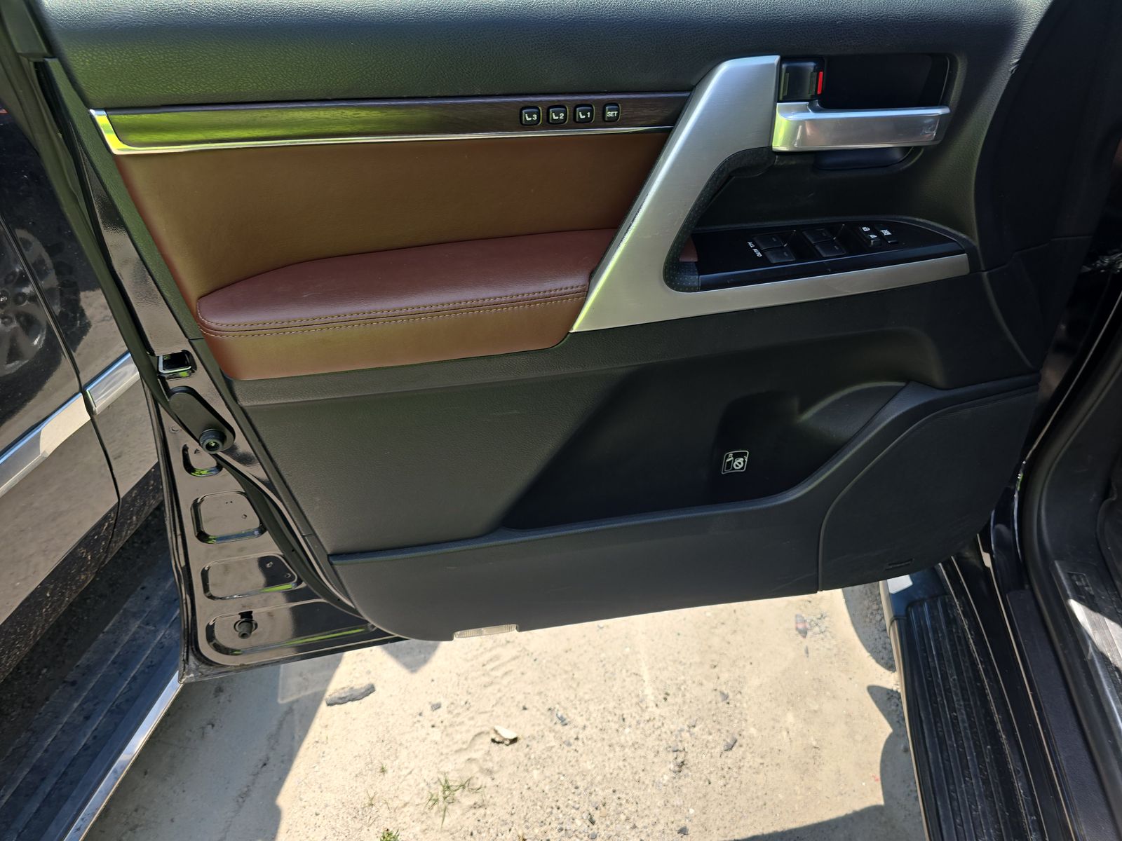 2018 Toyota Land Cruiser Base AWD