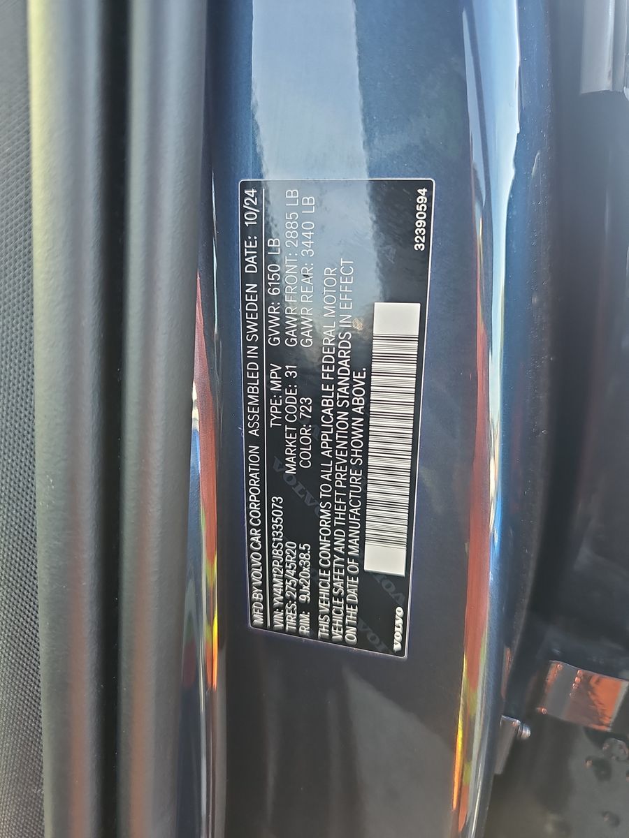 2025 Volvo XC90 B5 Core AWD