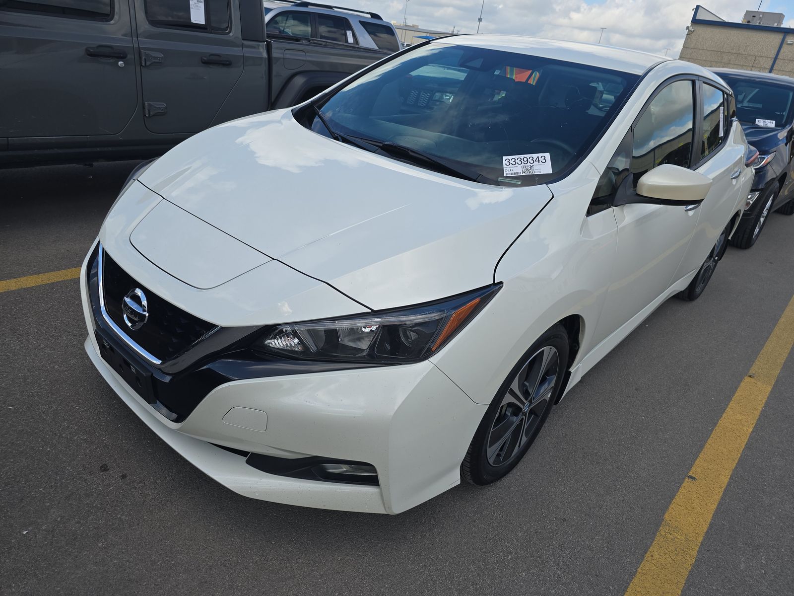 2022 Nissan LEAF SV FWD