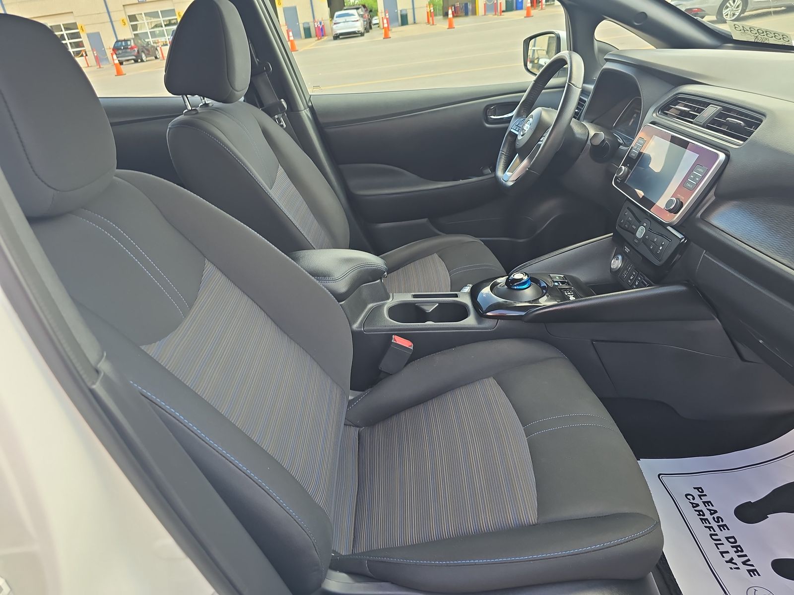 2022 Nissan LEAF SV FWD