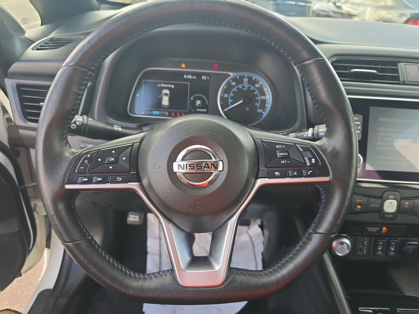 2022 Nissan LEAF SV FWD