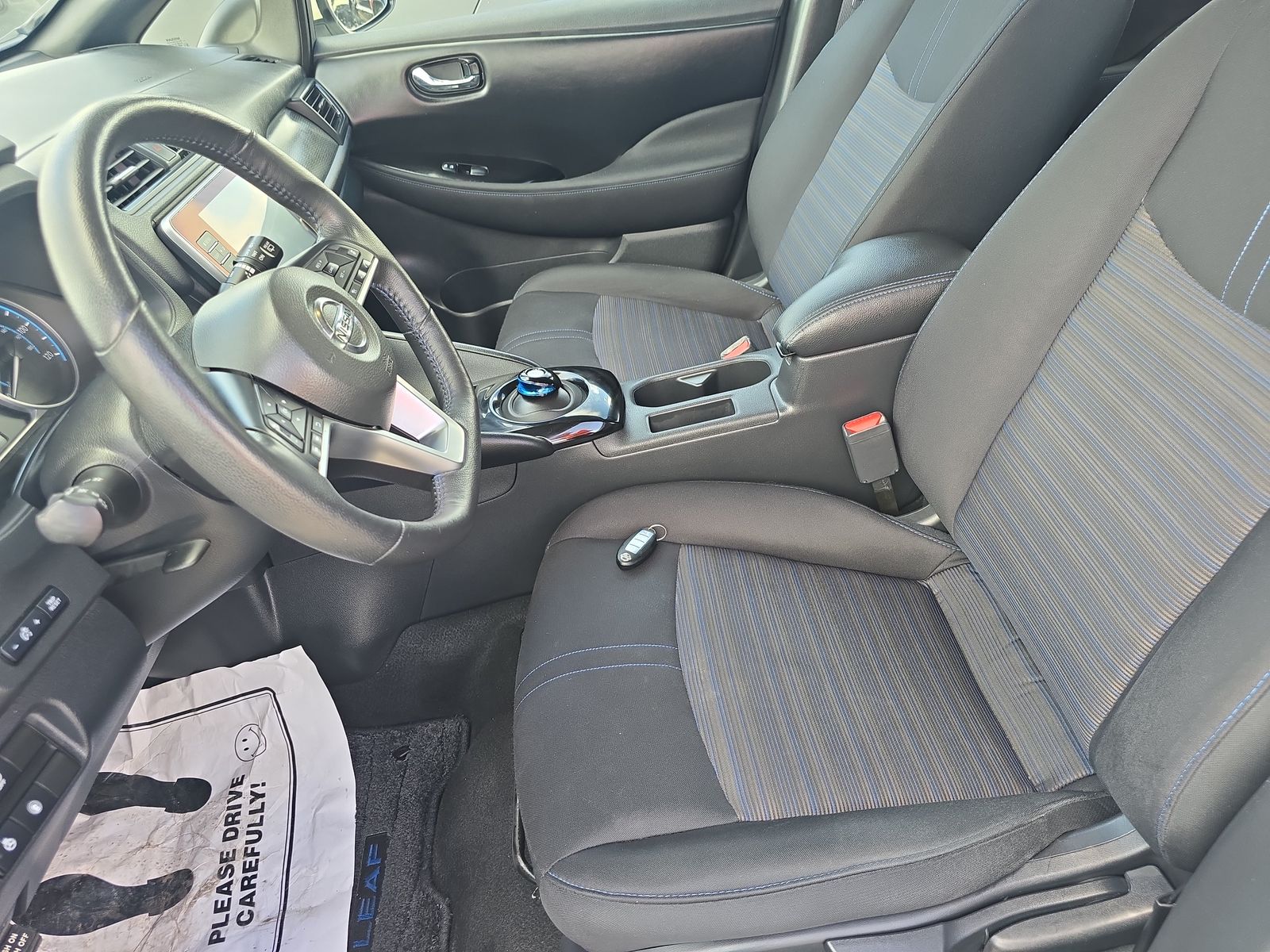 2022 Nissan LEAF SV FWD