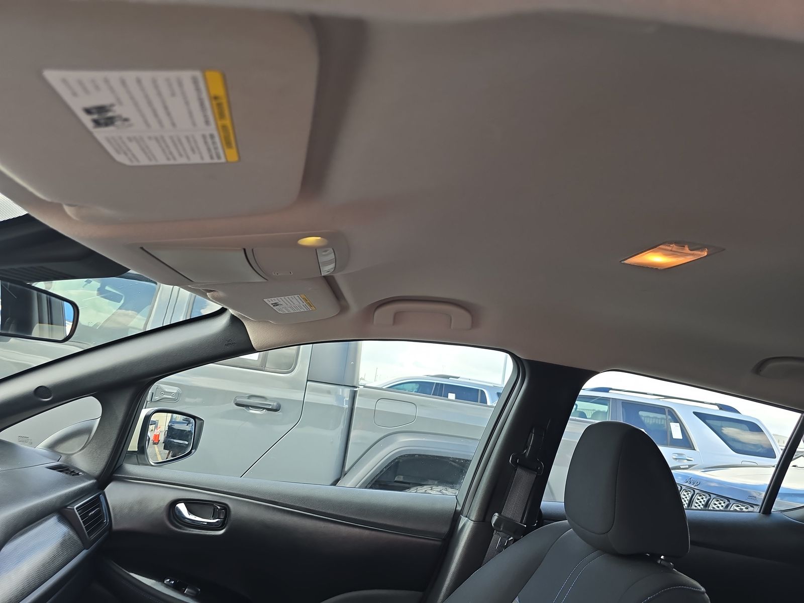 2022 Nissan LEAF SV FWD
