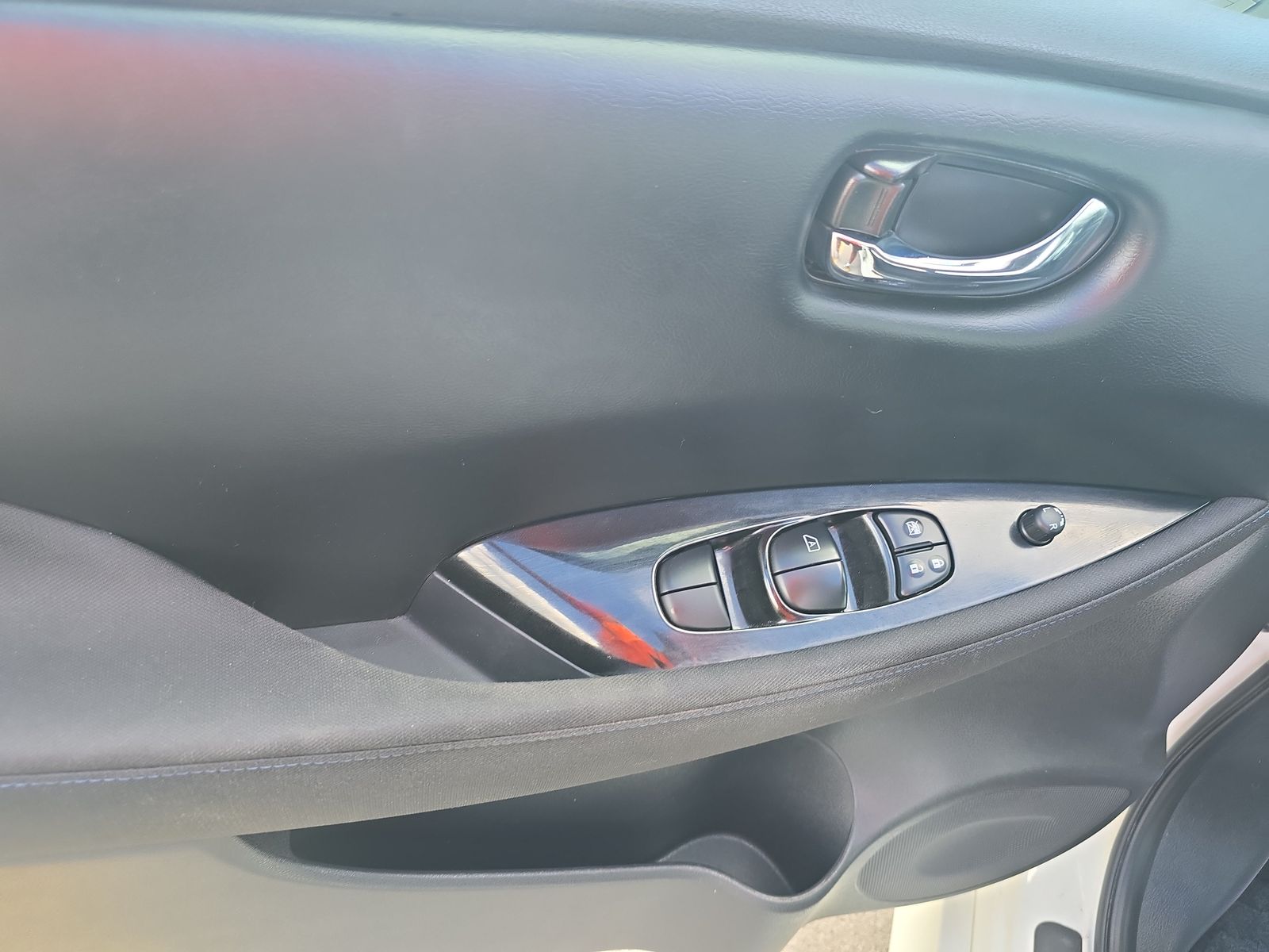2022 Nissan LEAF SV FWD