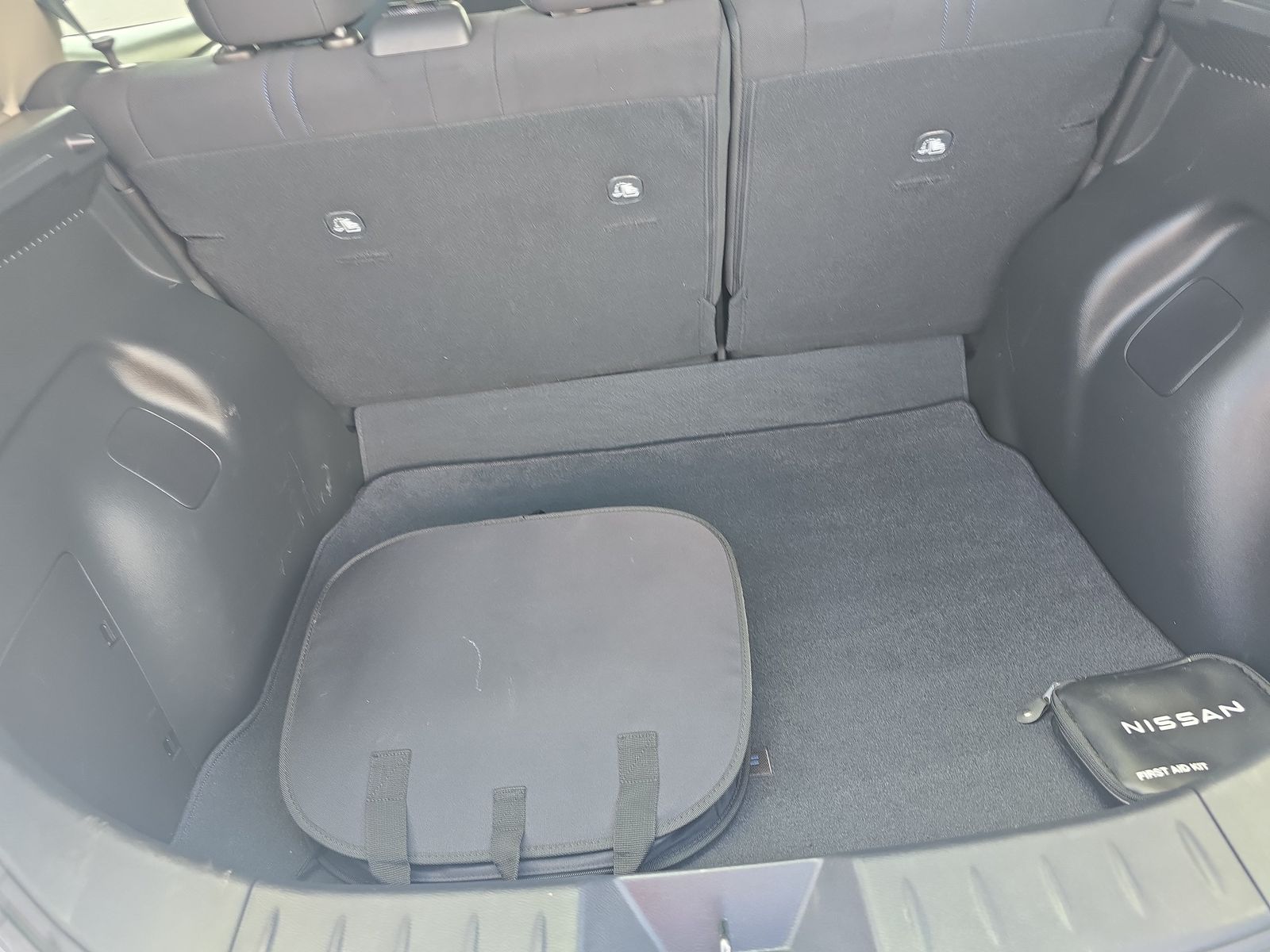 2022 Nissan LEAF SV FWD