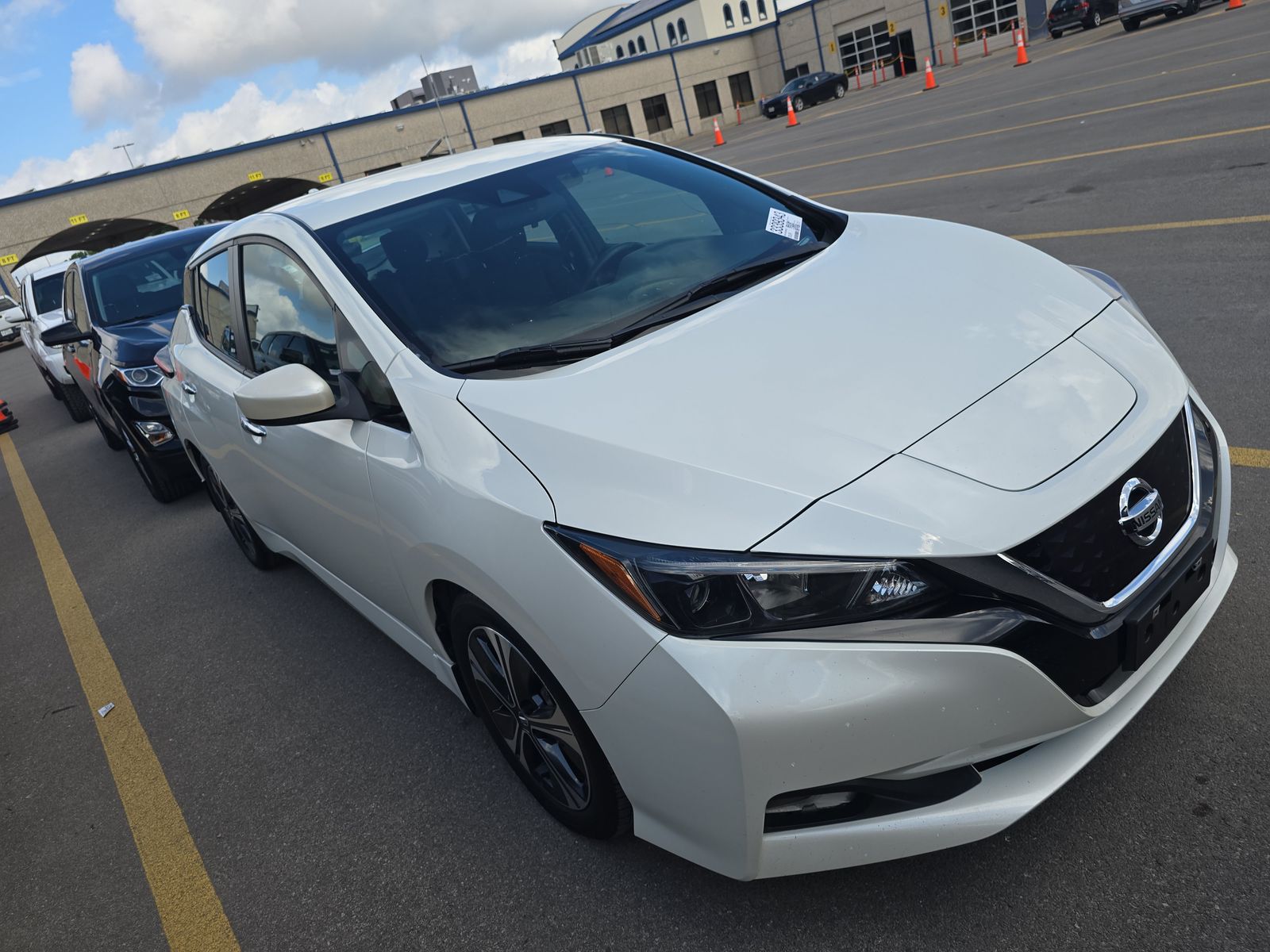 2022 Nissan LEAF SV FWD