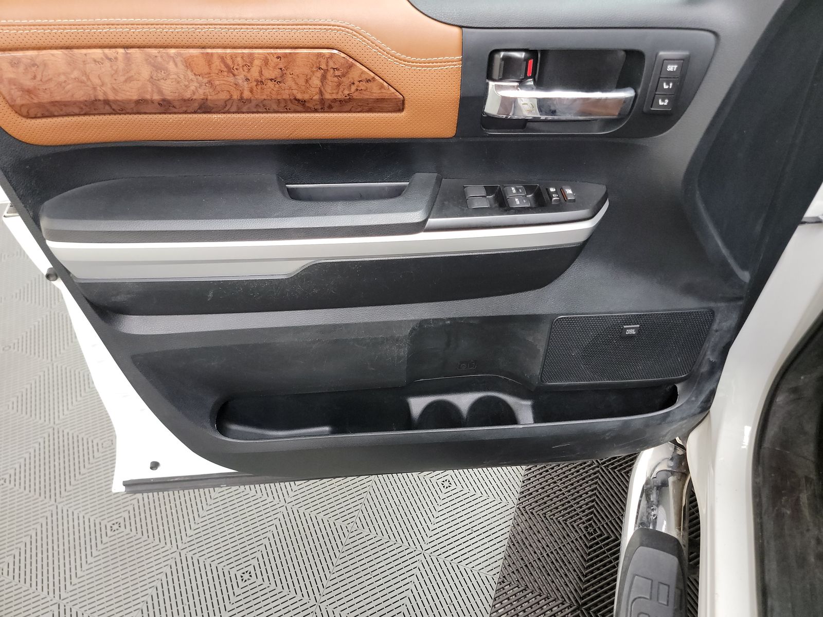 2017 Toyota Tundra Platinum AWD
