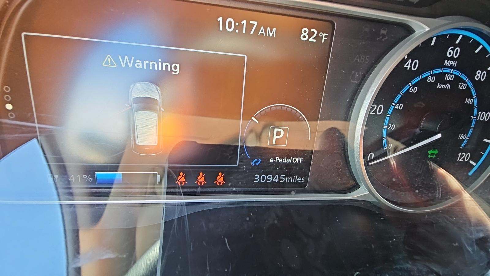 2022 Nissan LEAF SV FWD