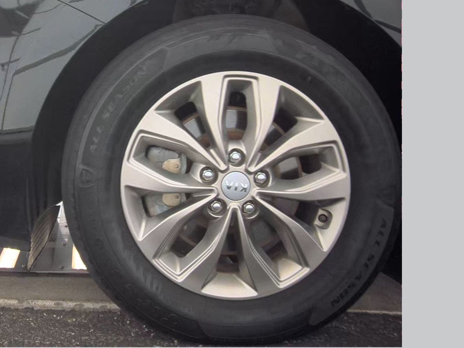 2021 Kia Sedona LX FWD