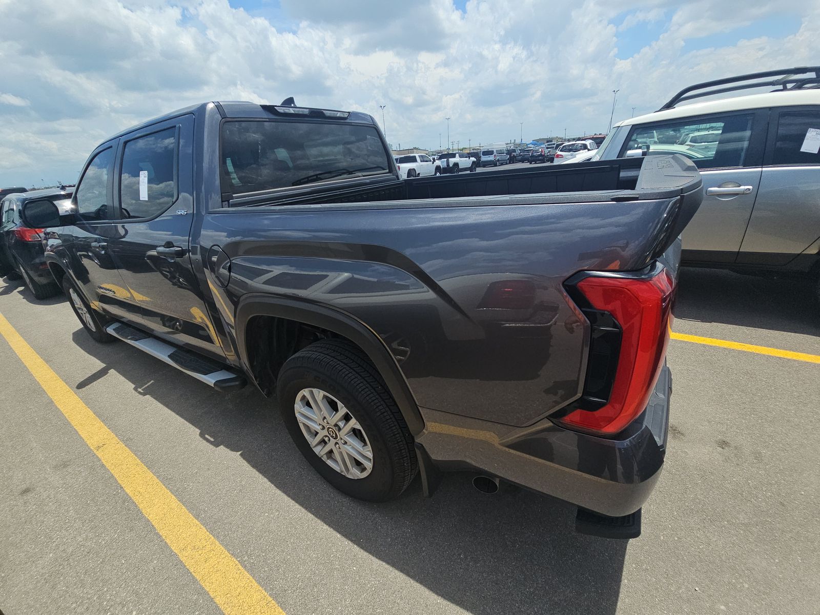 2024 Toyota Tundra SR5 AWD
