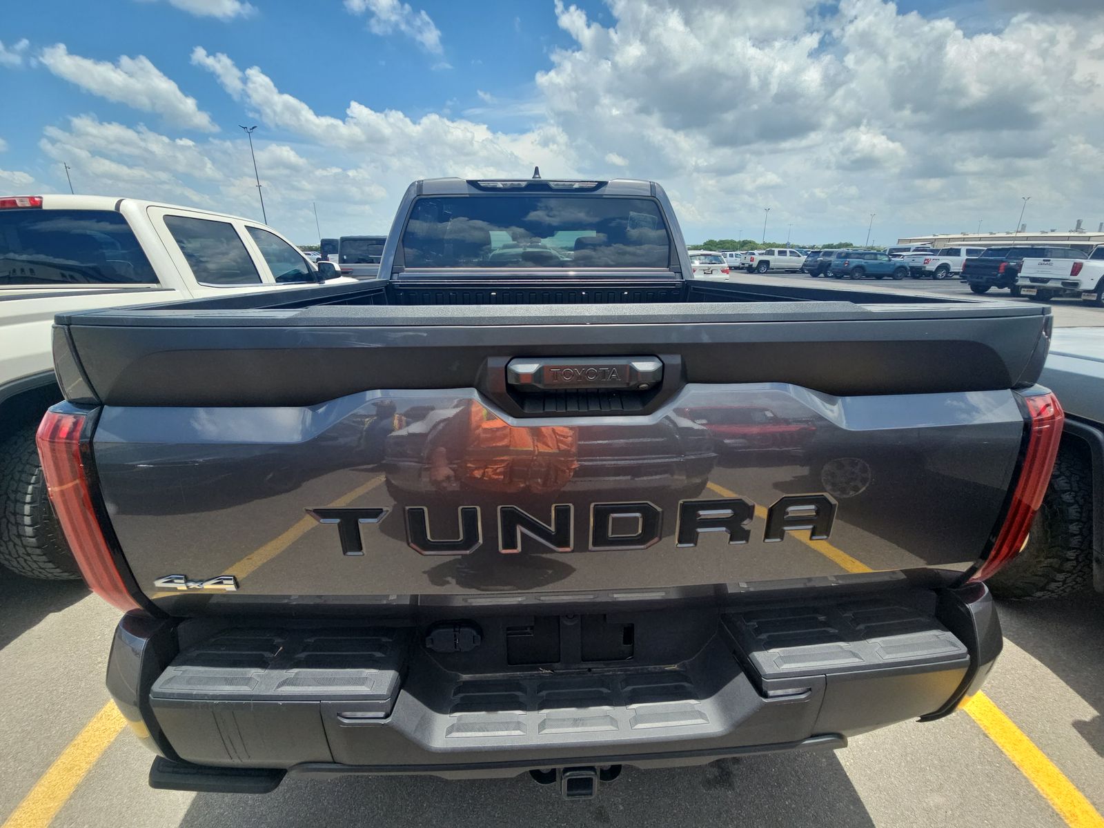 2024 Toyota Tundra SR5 AWD