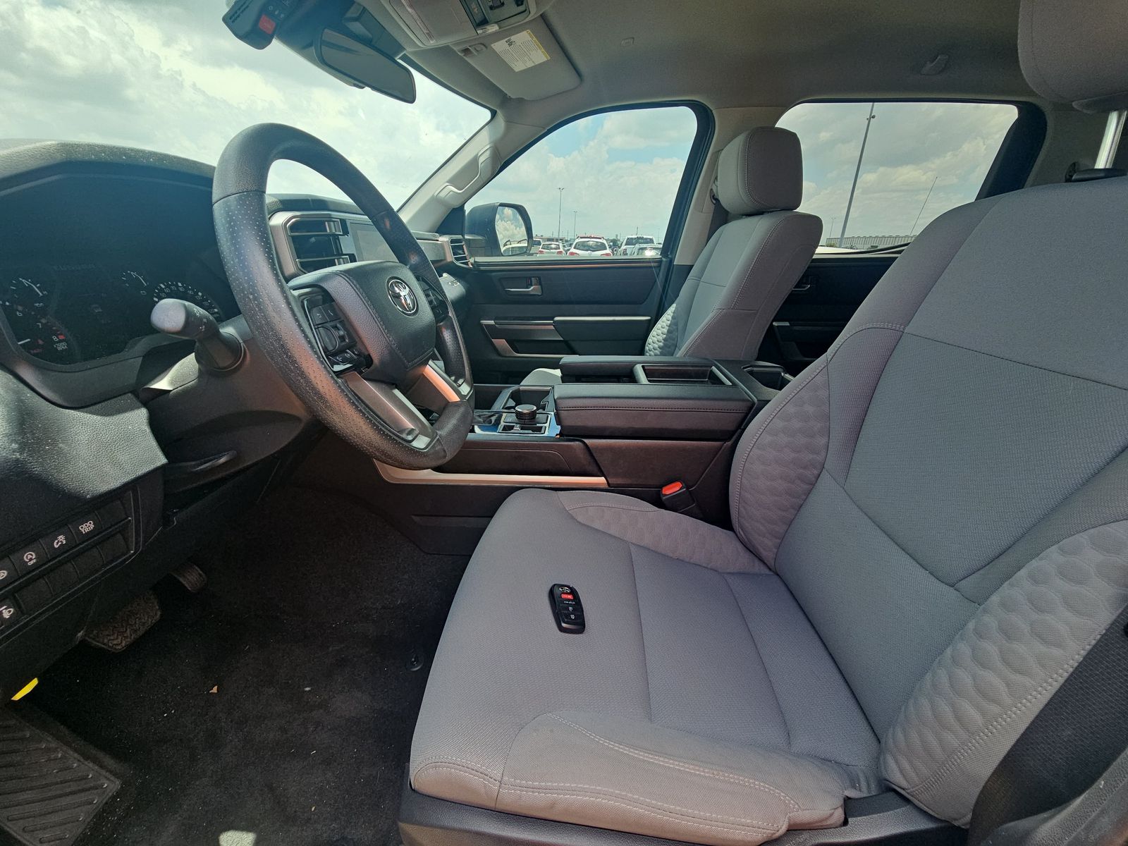 2024 Toyota Tundra SR5 AWD