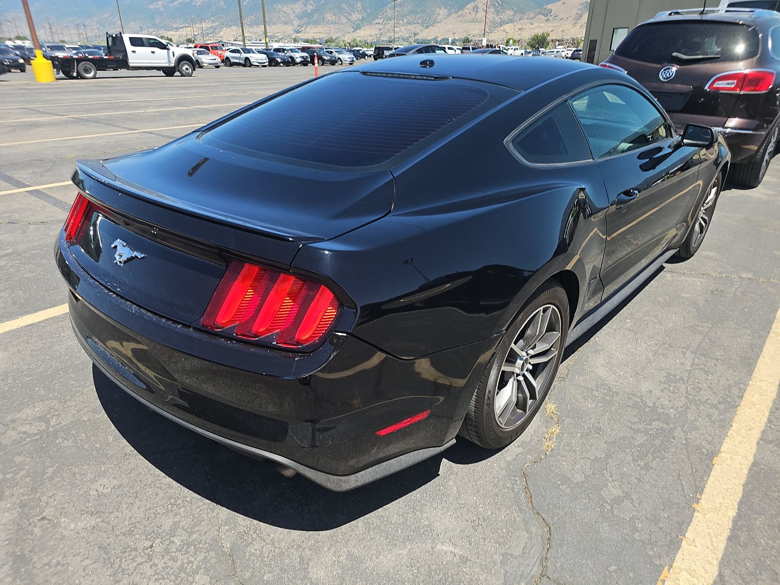 2017 Ford Mustang EcoBoost Premium RWD