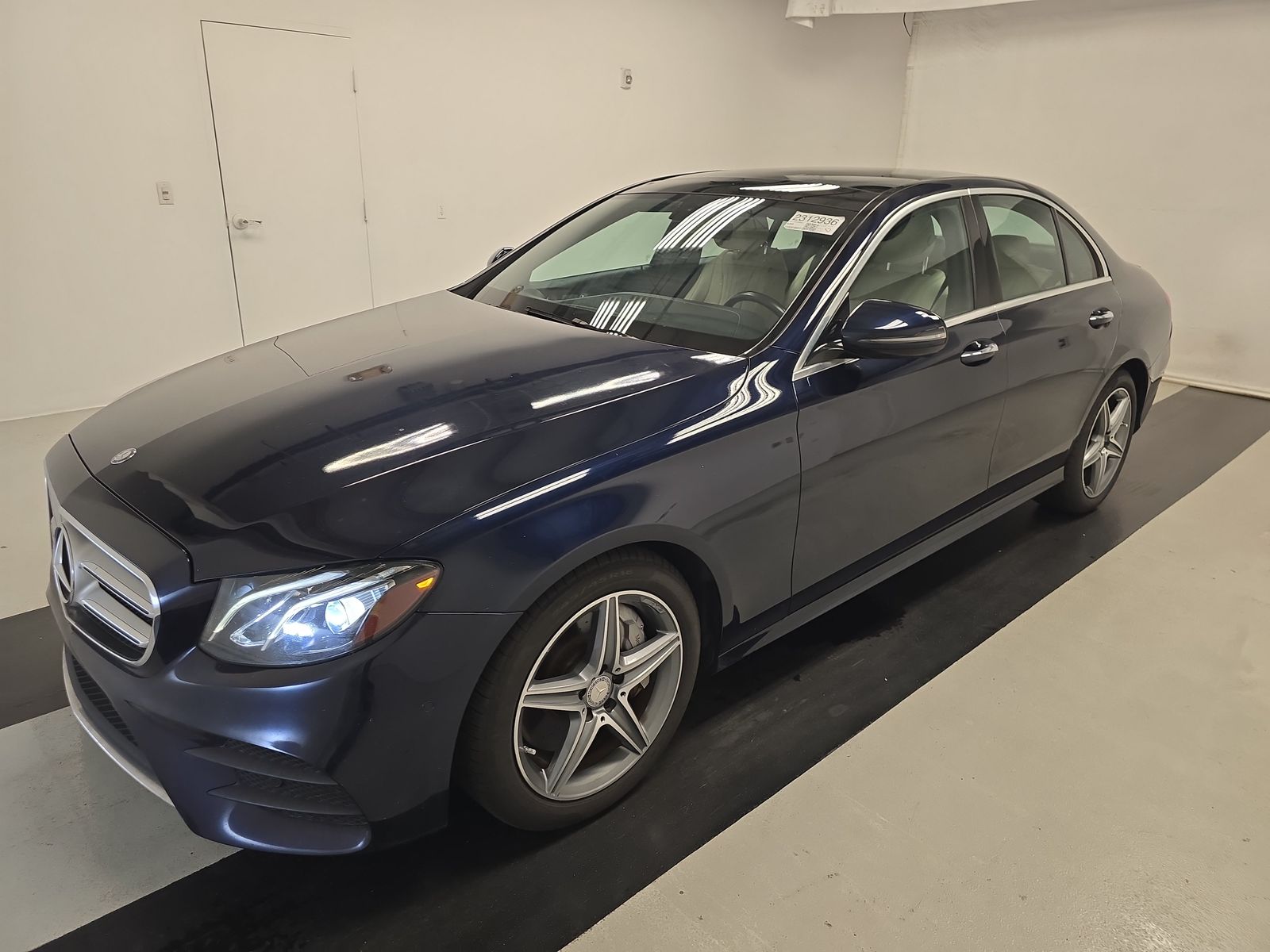 Samochody z USA Mercedes-Benz E-Class