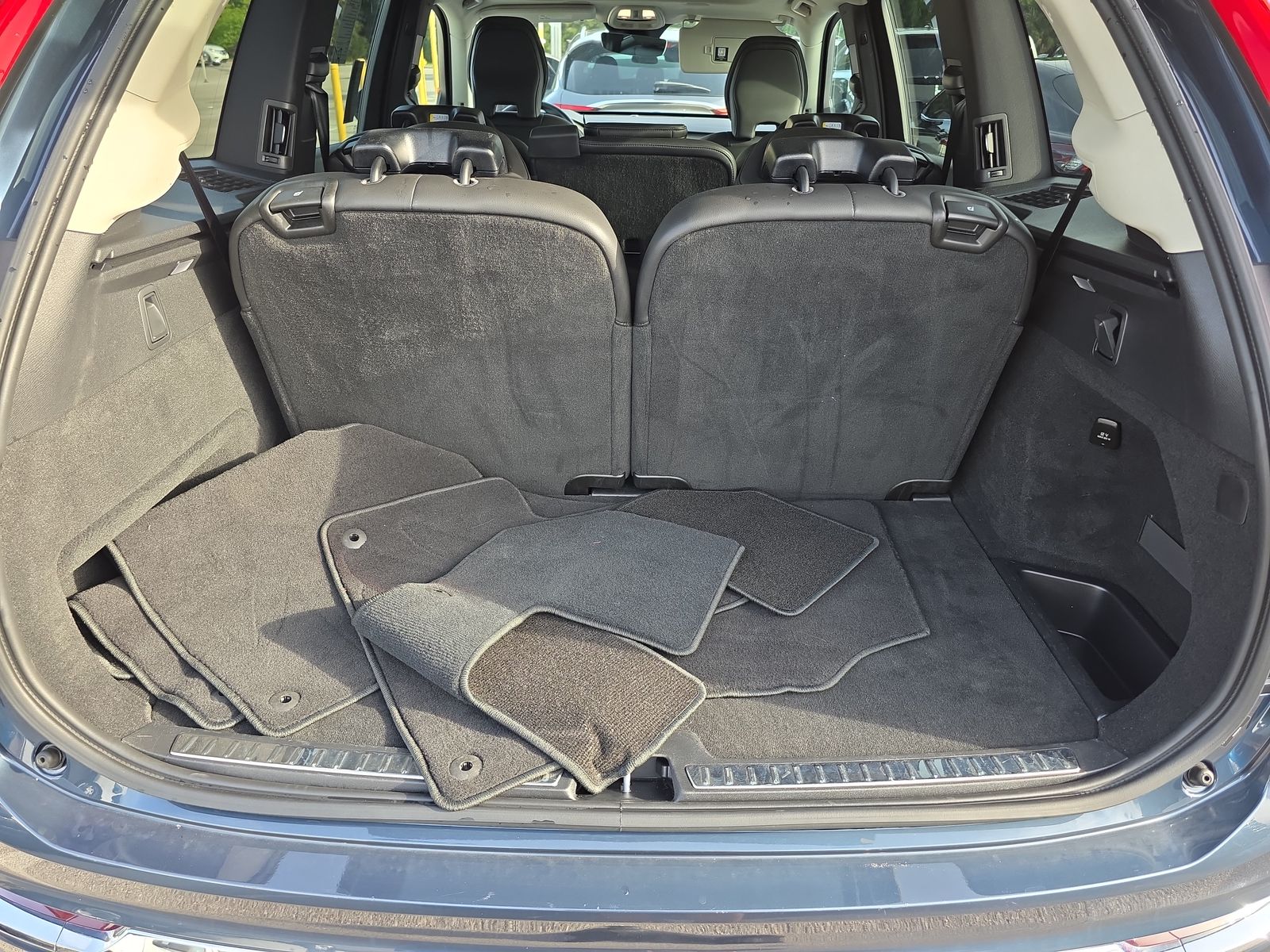 2025 Volvo XC90 B5 Core AWD