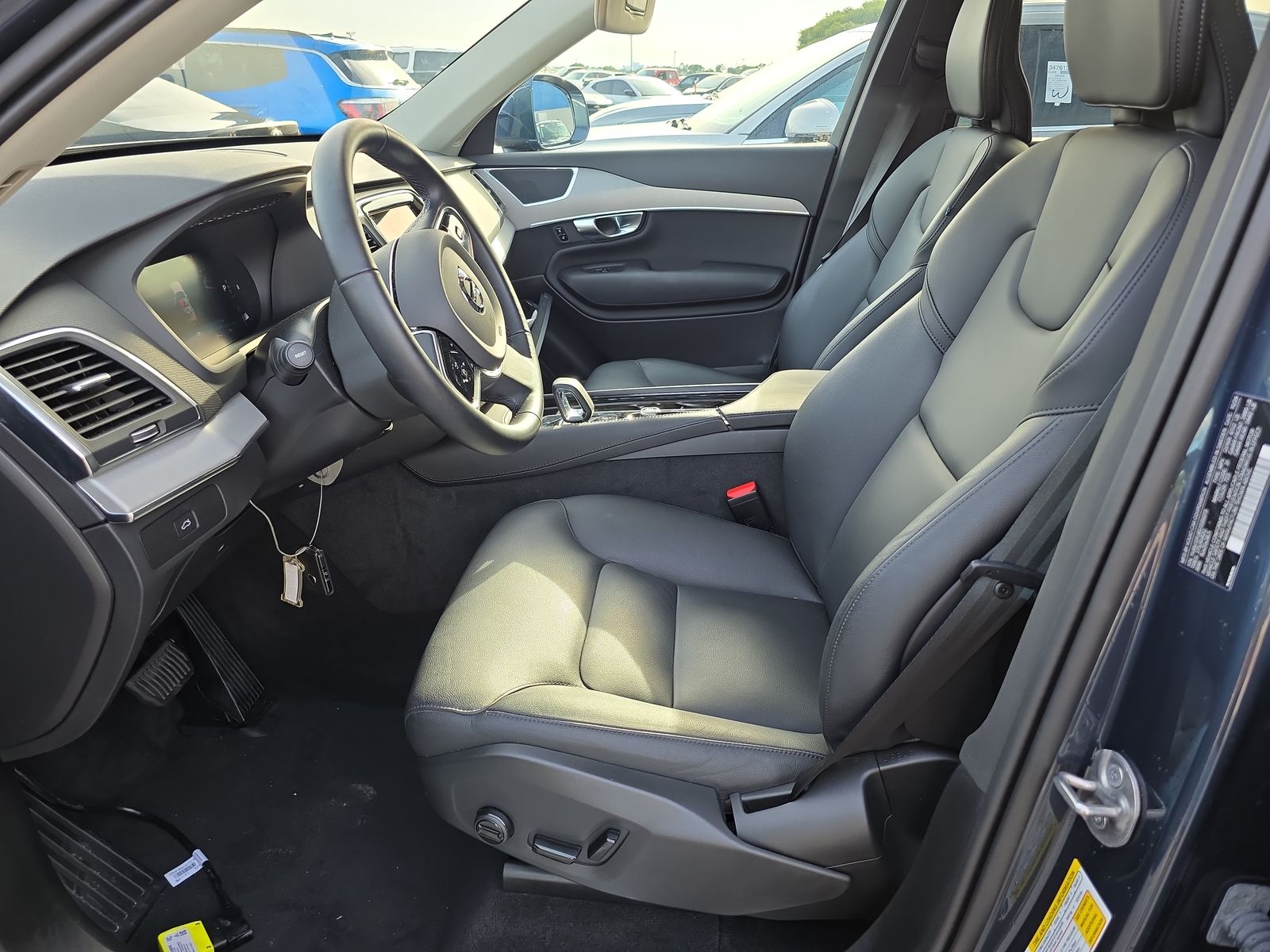 2025 Volvo XC90 B5 Core AWD