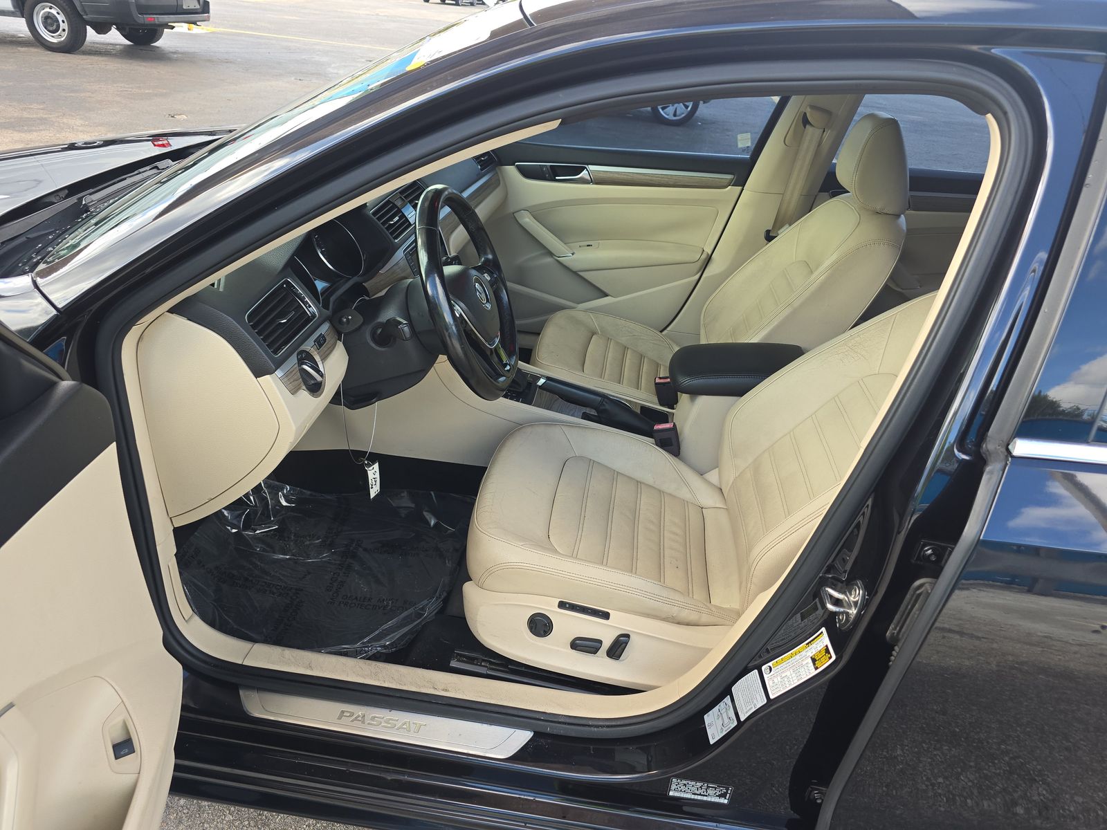 2018 Volkswagen Passat 2.0T SEL Premium FWD