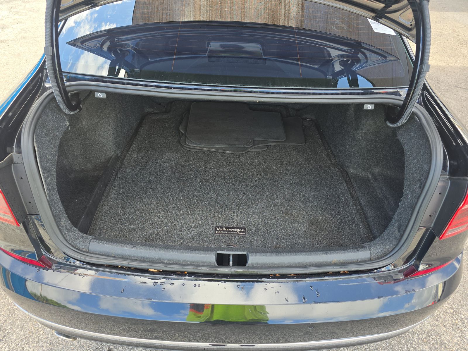 2018 Volkswagen Passat 2.0T SEL Premium FWD