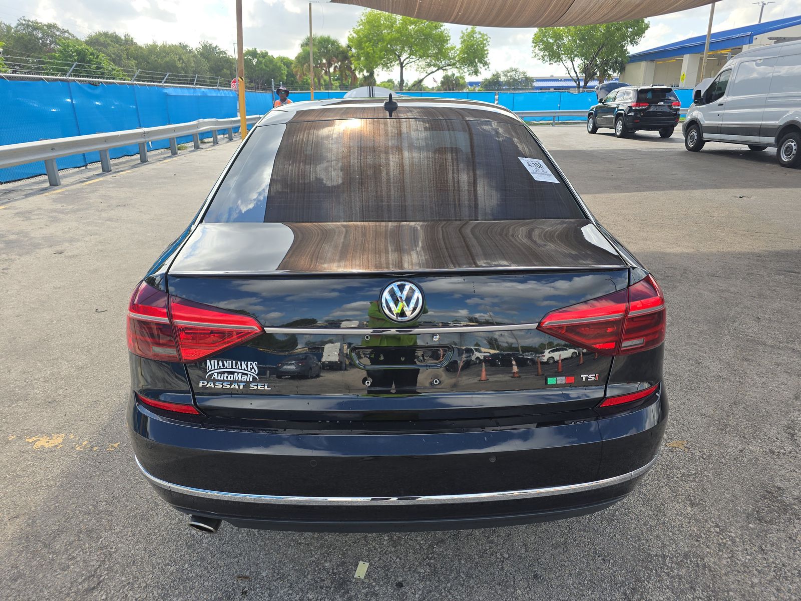 2018 Volkswagen Passat 2.0T SEL Premium FWD