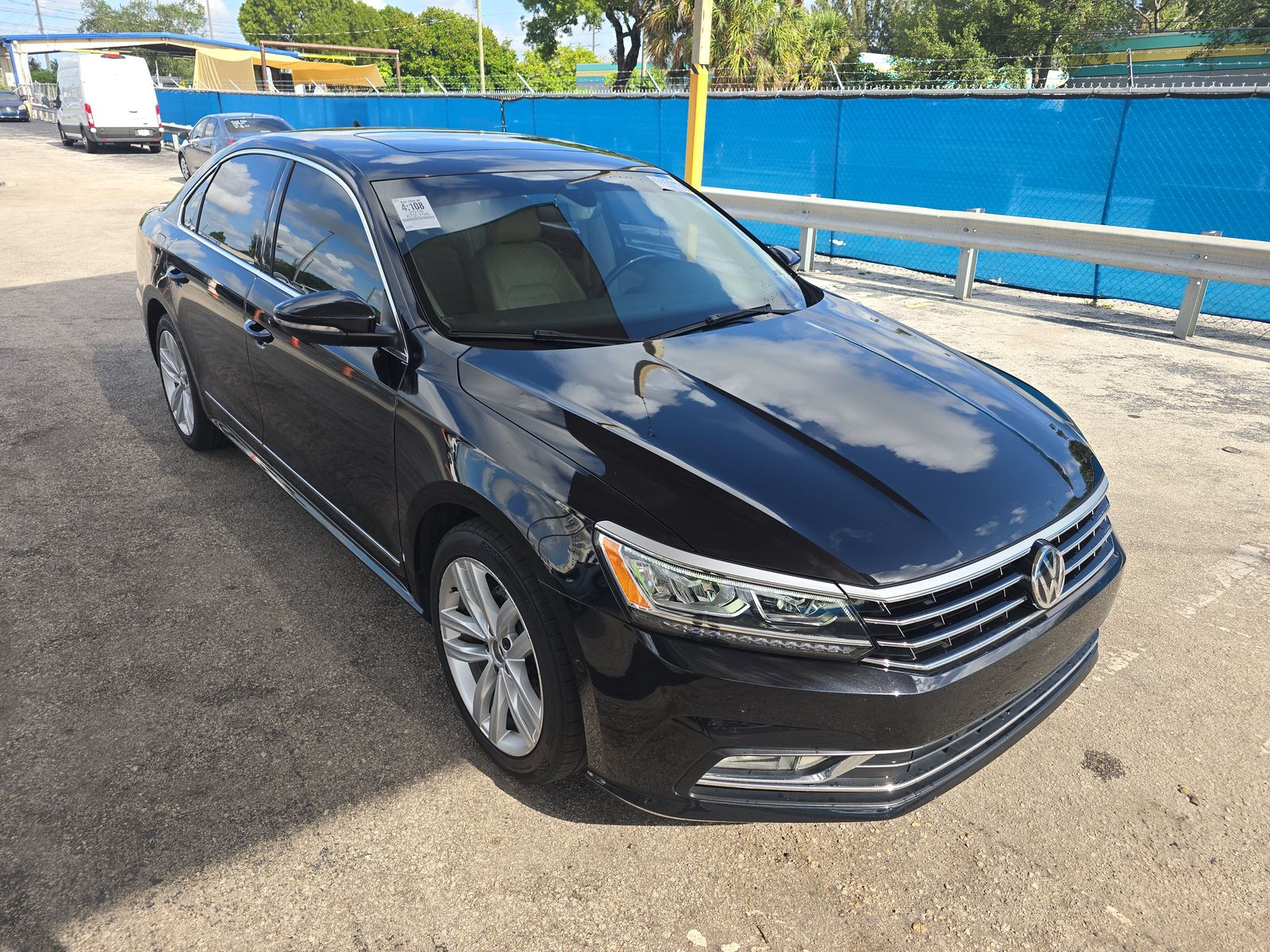 2018 Volkswagen Passat 2.0T SEL Premium FWD