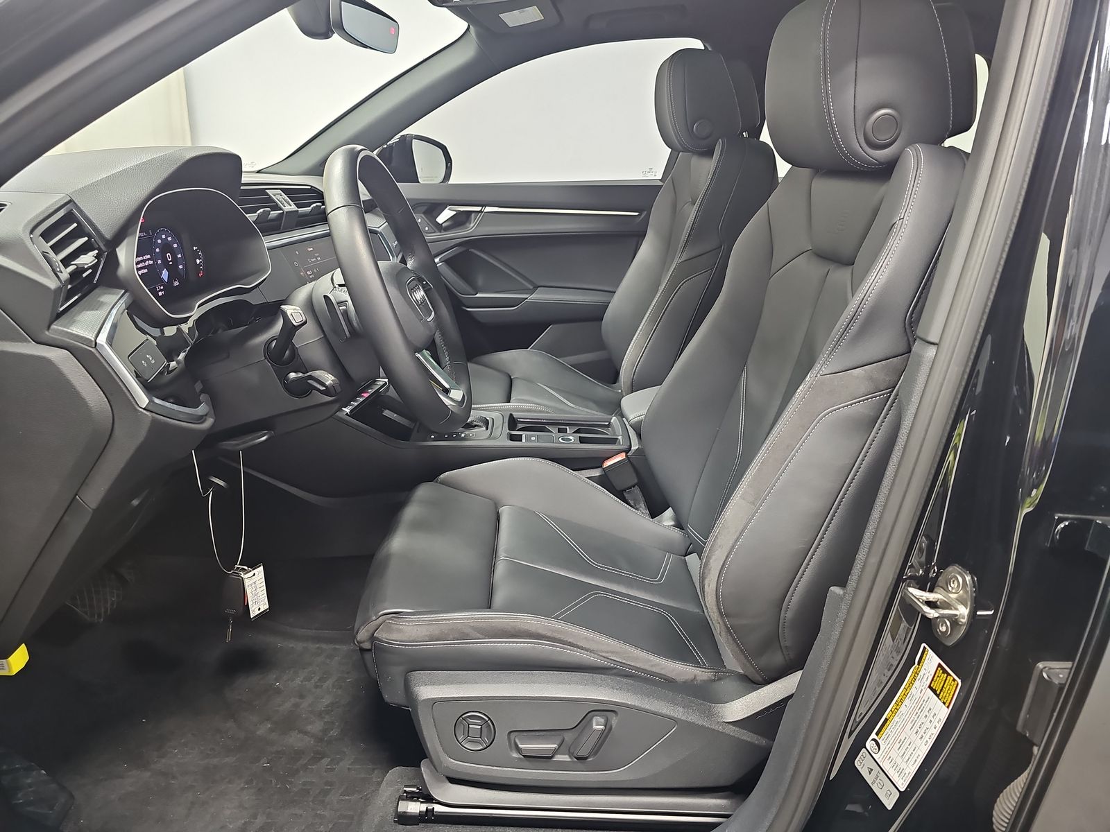 2023 Audi Q3 S line Premium AWD