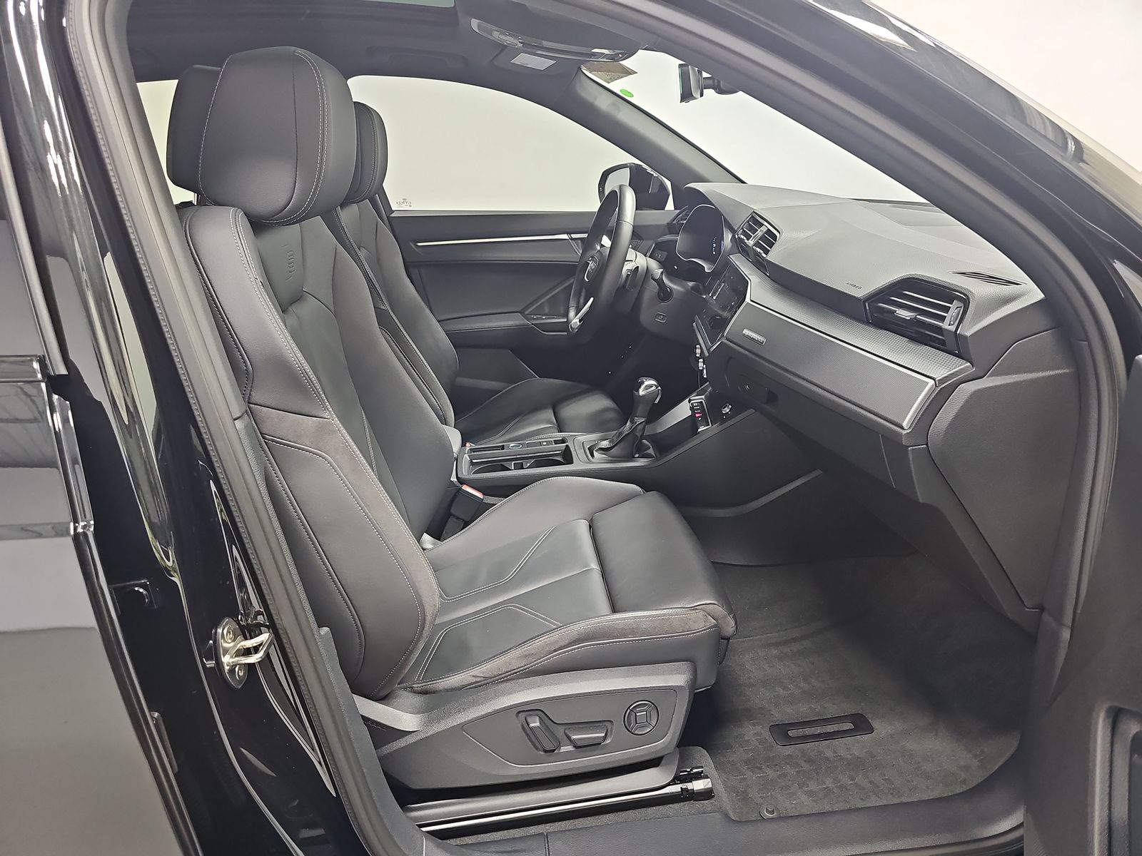 2023 Audi Q3 S line Premium AWD