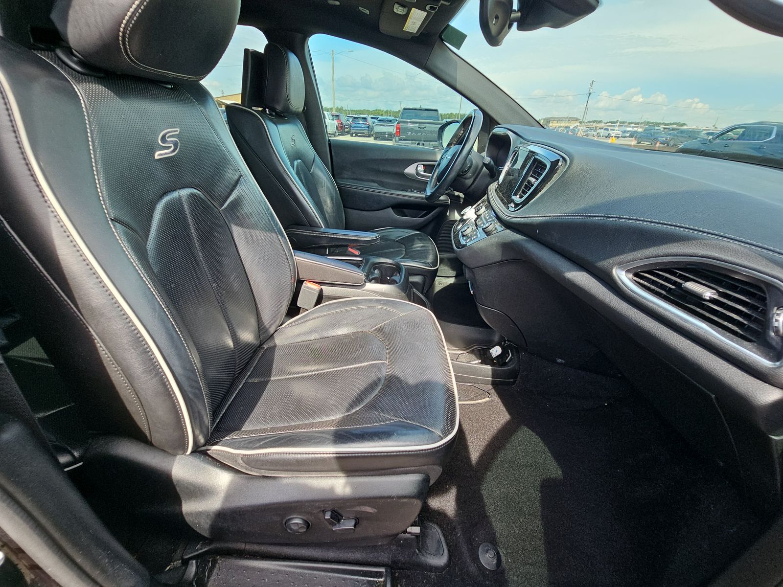2019 Chrysler Pacifica Limited FWD