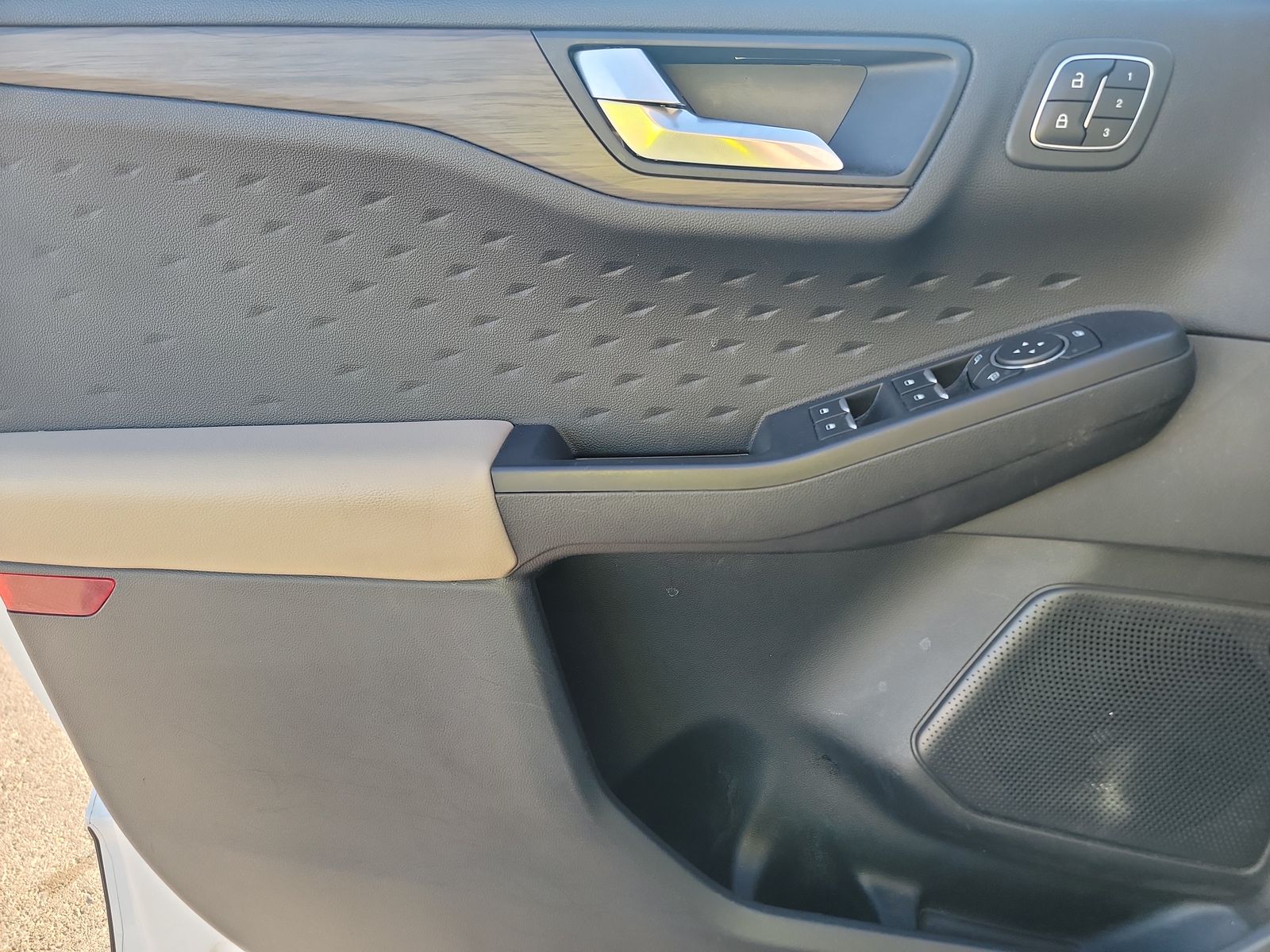 2020 Ford Escape Hybrid Titanium AWD