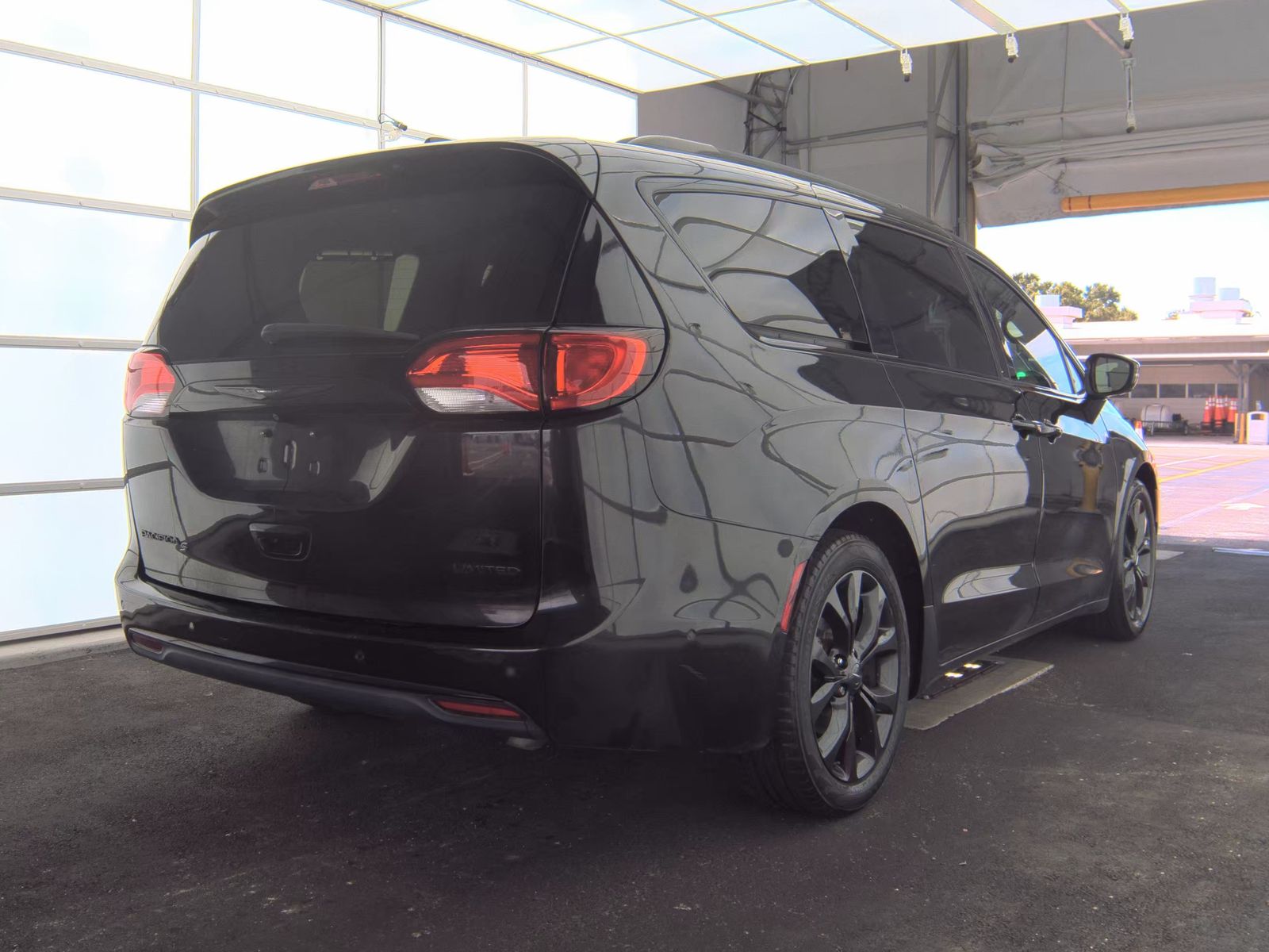 2019 Chrysler Pacifica Limited FWD