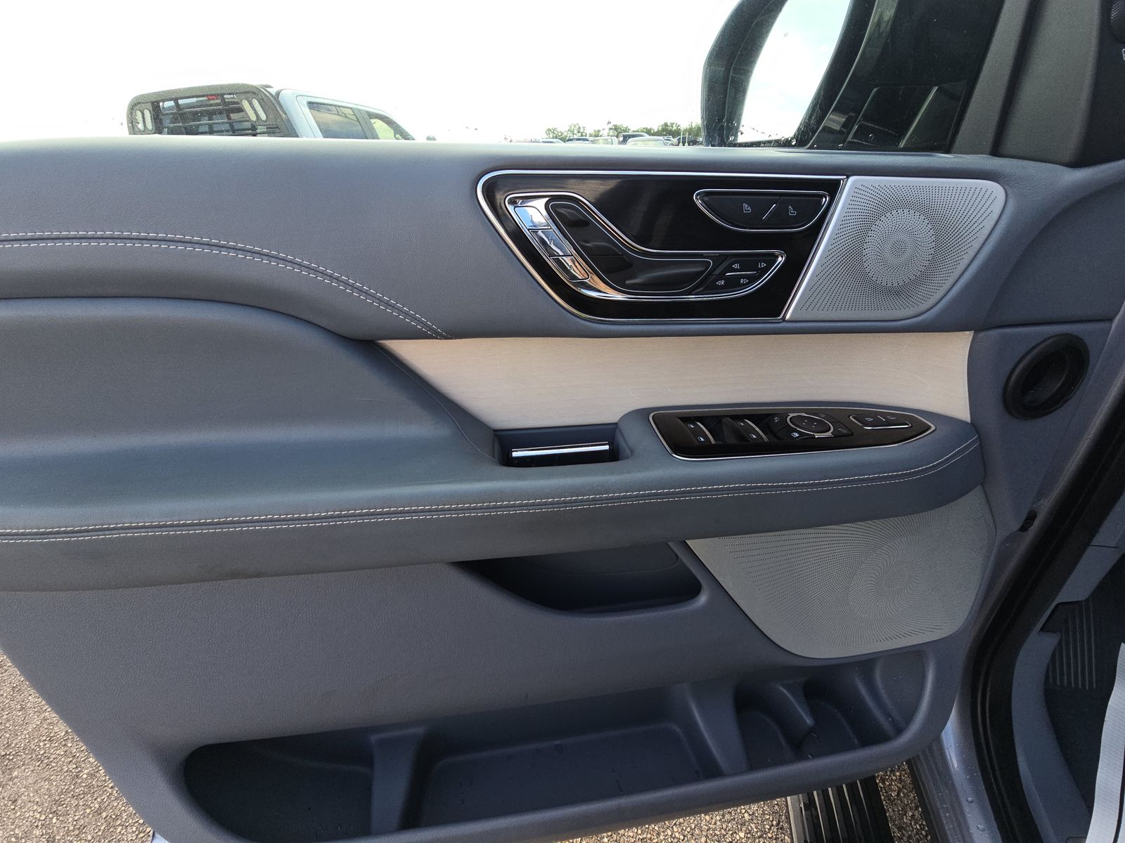 2024 Lincoln Navigator L Black Label AWD