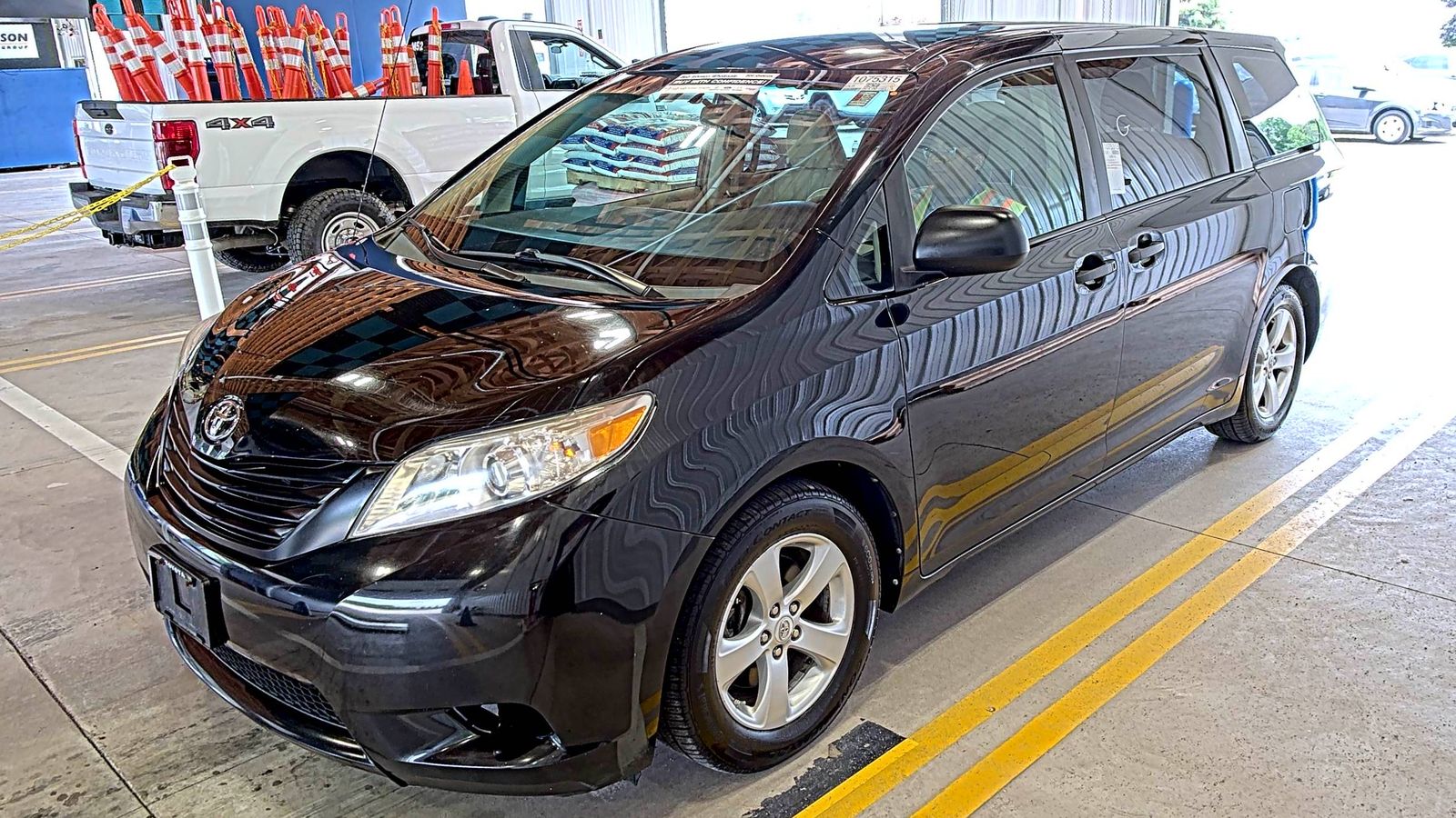 2012 Toyota Sienna Base FWD